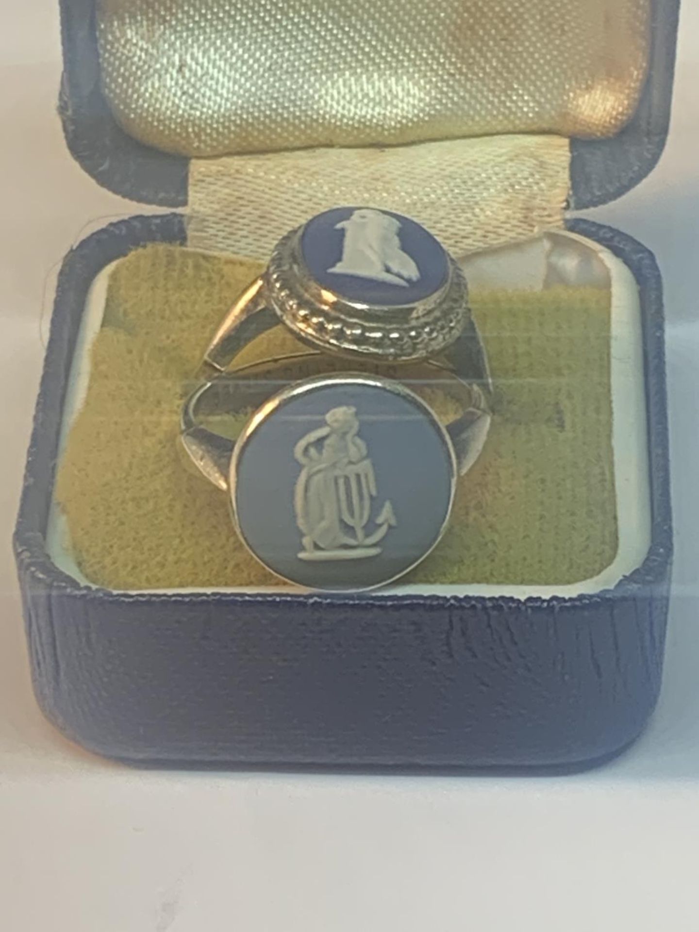 TWO SILVER WEDGEWOOD JASPERWARE RINGS - Image 3 of 3