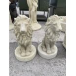 AN AS NEW EX DISPLAY CONCRETE PAIR OF SCAR LION FIGURES *PLEASE NOTE VAT TO BE PAID ON THIS ITEM*