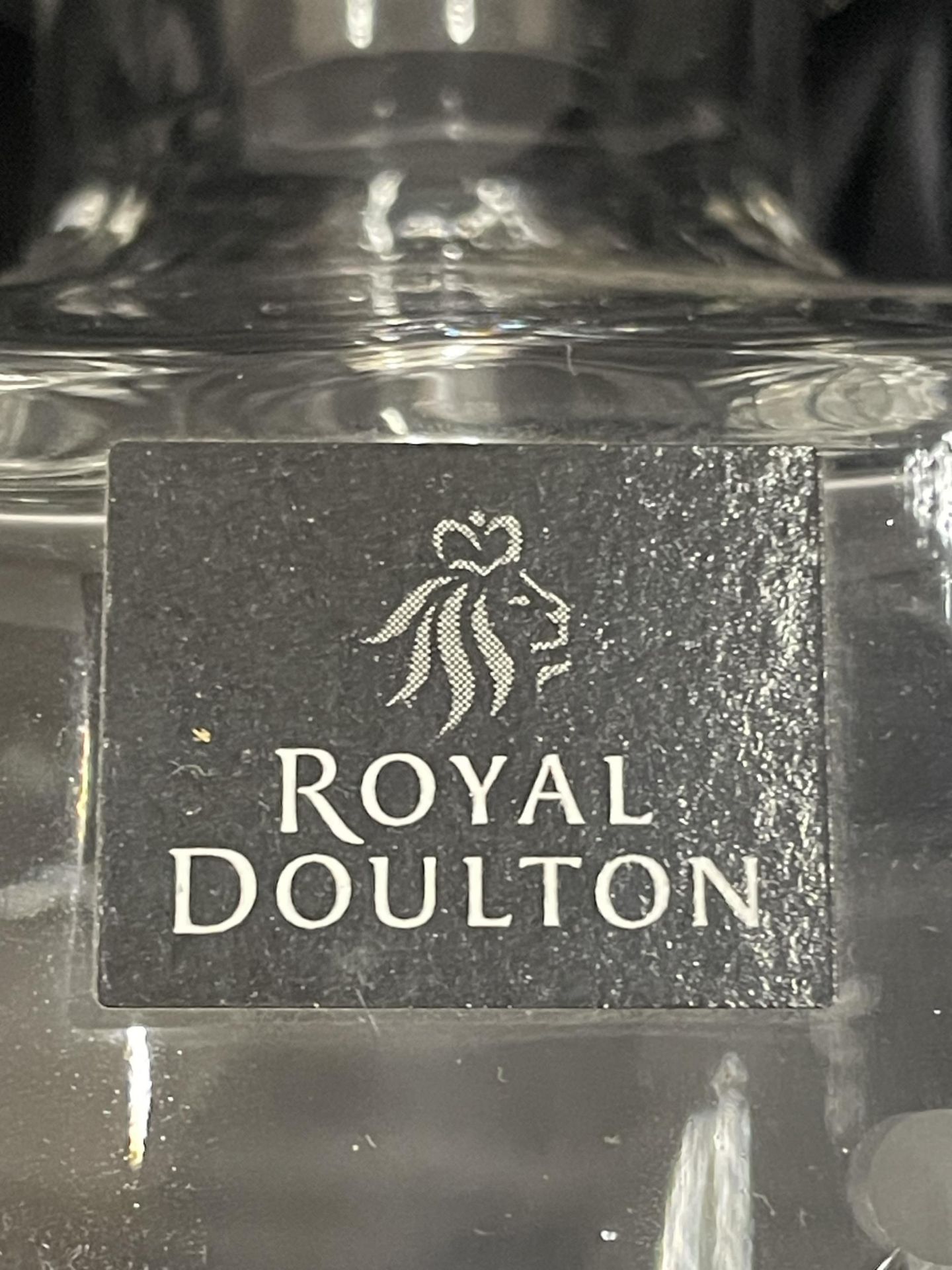 A BOXED ROYAL DOULTON GLASS DECANTER WITH ETCHED FLORAL DESIGN - Image 3 of 4