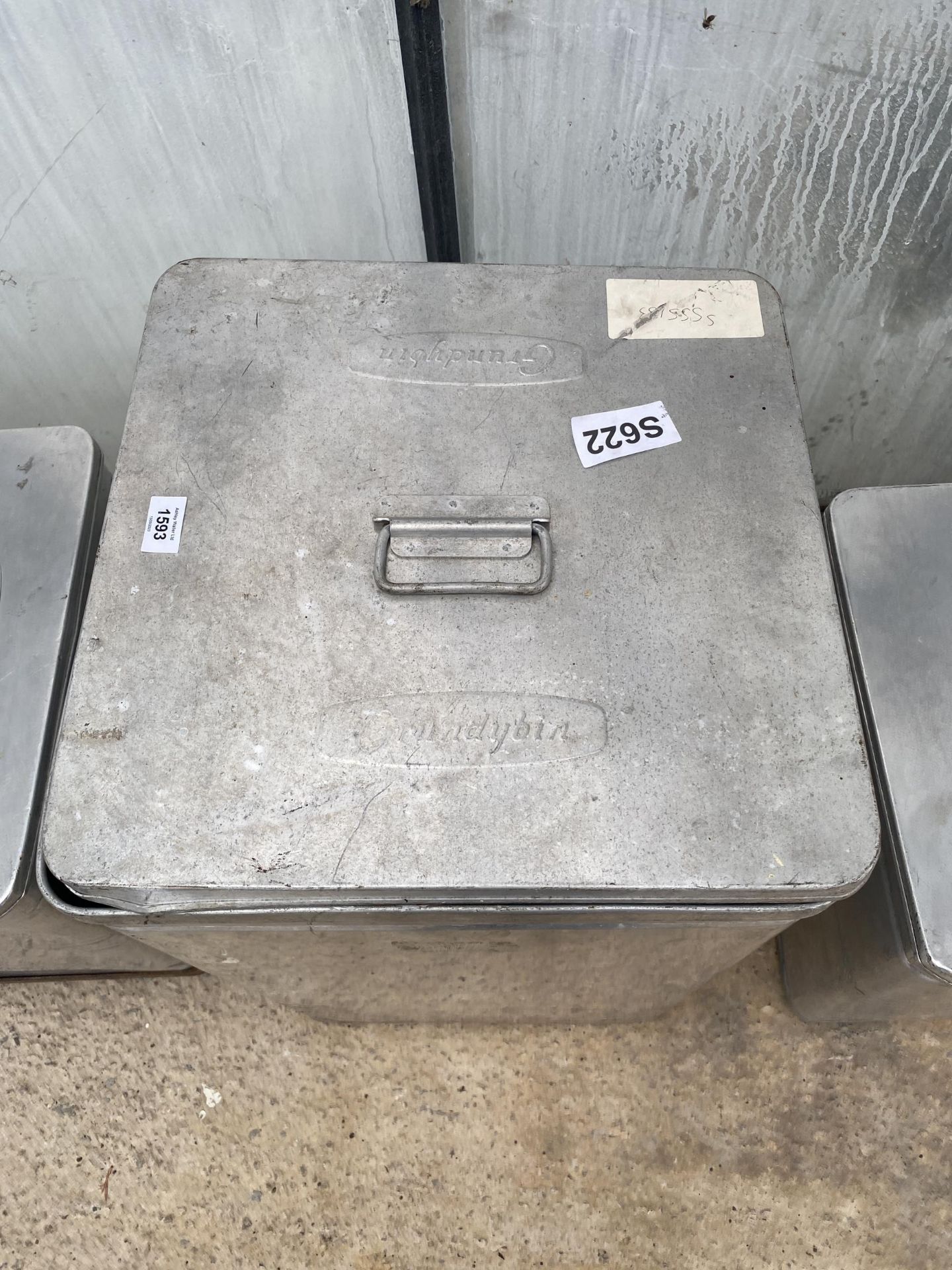 A STAINLESS STEEL GRUNDYBIN WITH LID (70CM x 42CM x 42CM) - Image 2 of 4