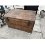 A LARGE VINTAGE WOODEN JOINERS CHEST