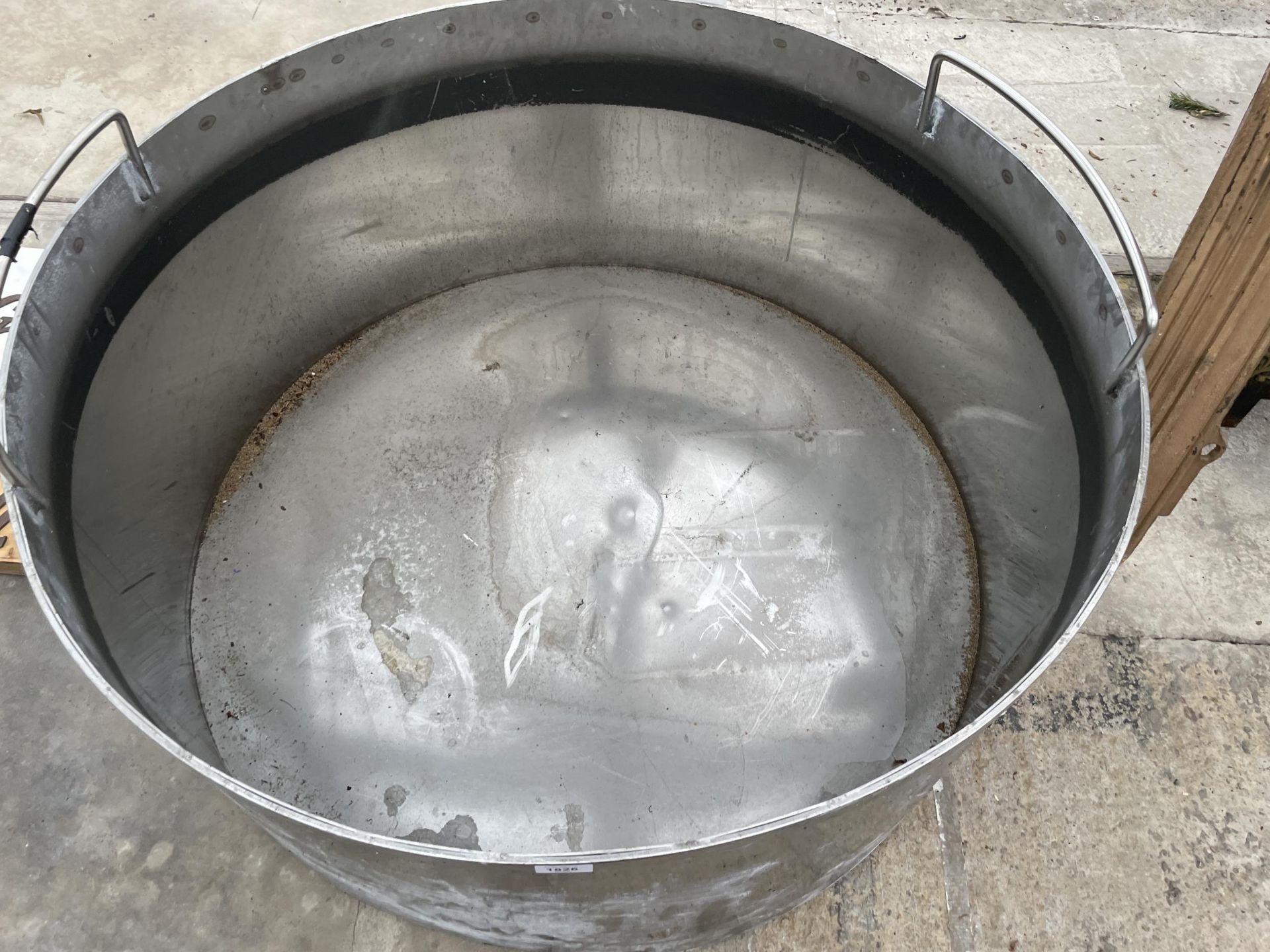 A LARGE STAINLESS STEEL COOKING POT (D:102CM) - Image 2 of 2