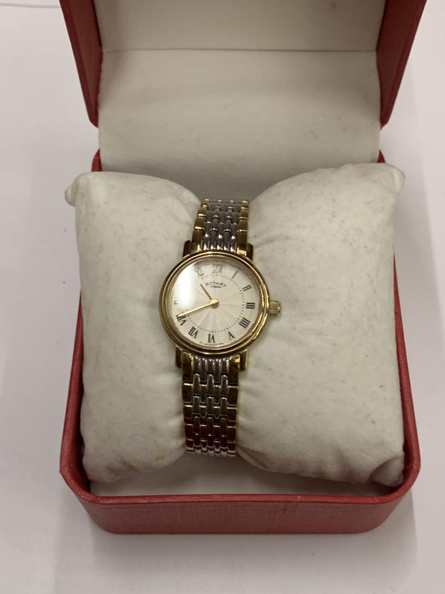 A ROTARY LADIES BRACELET WATCH (NEEDS BATTERY)