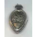 A DECORATIVE MARKED SILVER MOUNTED BOTTLE PENDANT
