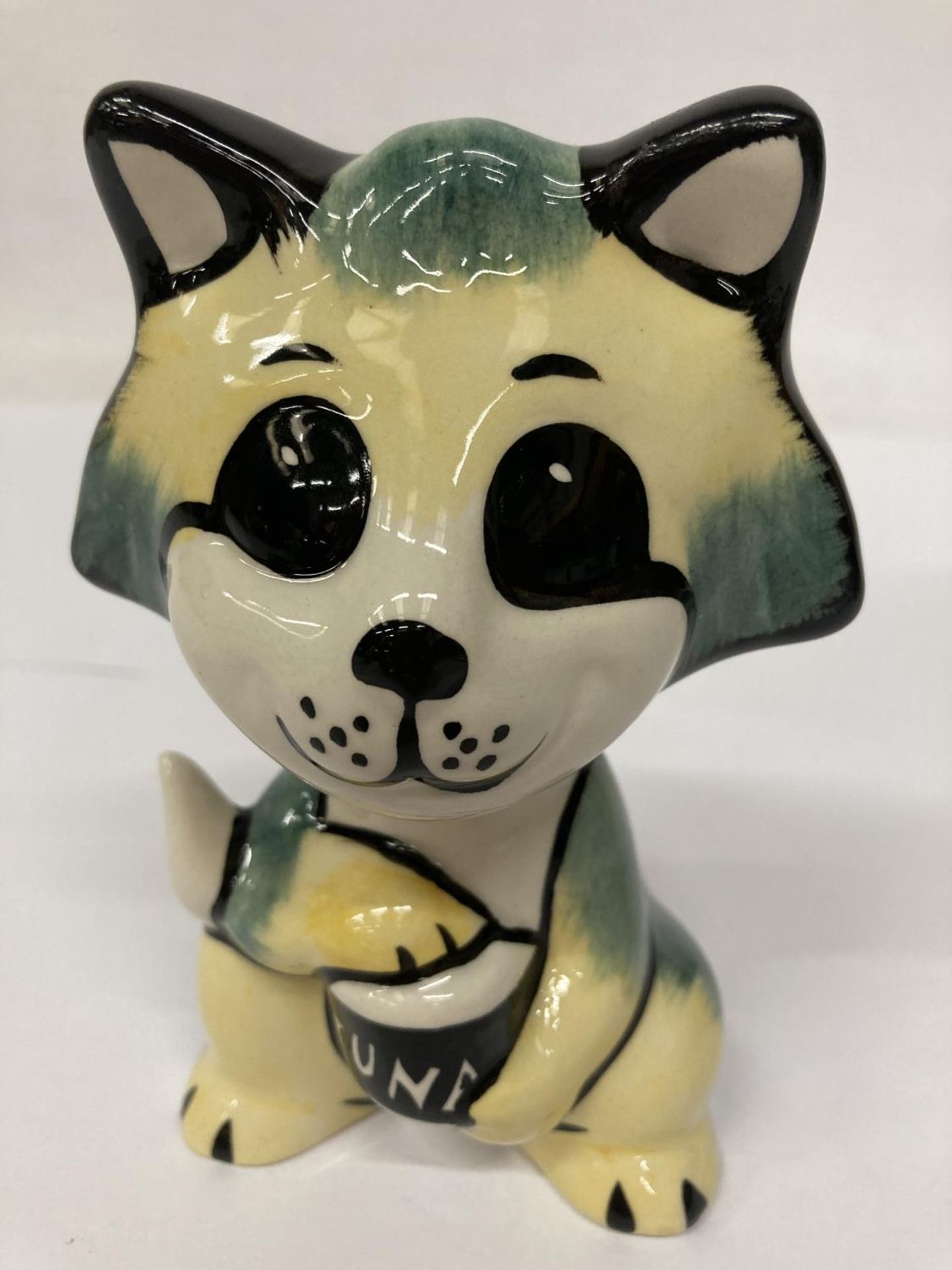 A LORNA BAILEY HAND PAINTED AND SIGNED TUNA CAT