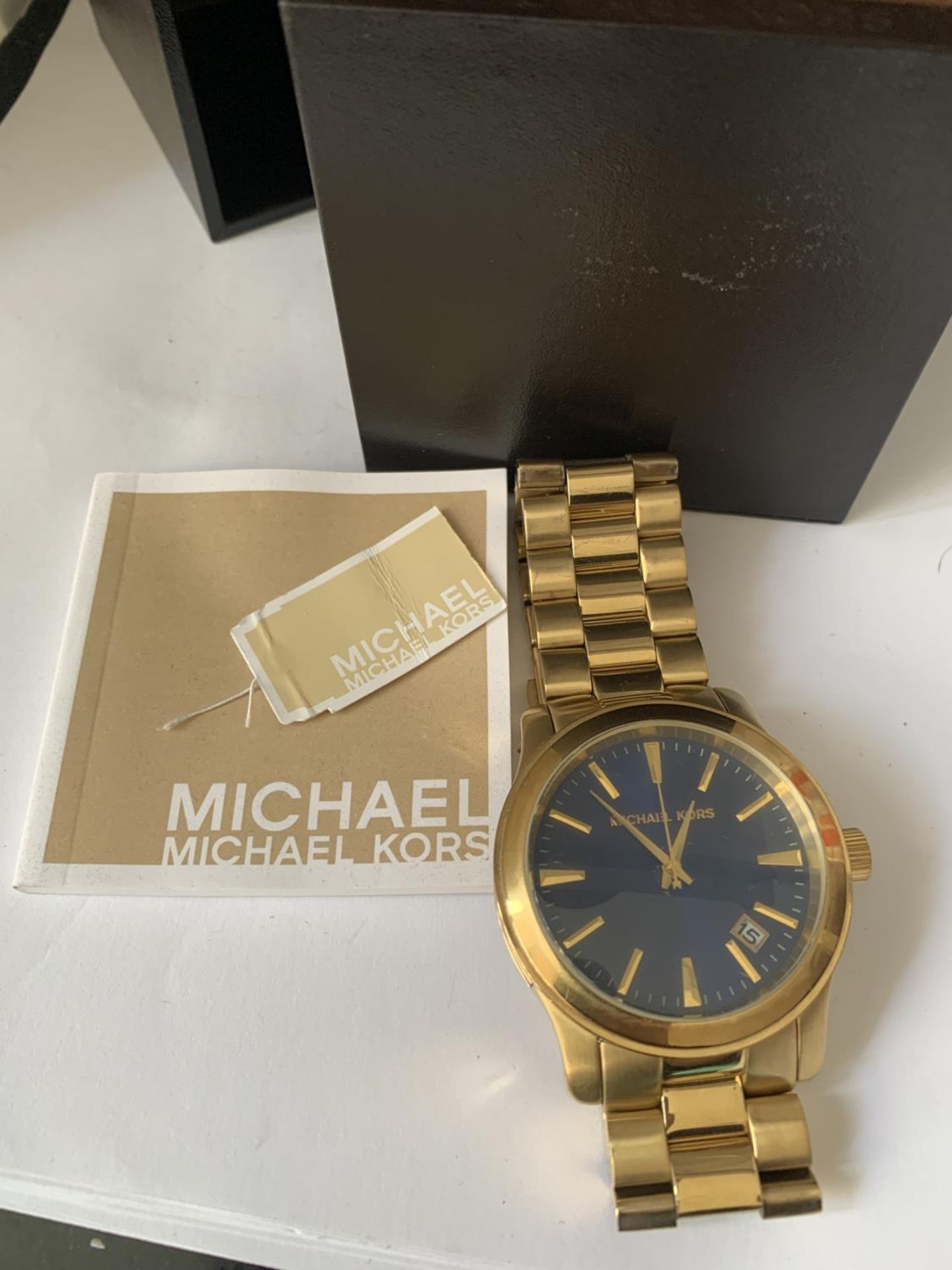 AN AS NEW AND BOXED MICHAEL KORS WRIST WATCH SEEN WORKING BUT NO WARRANTY - Image 2 of 2