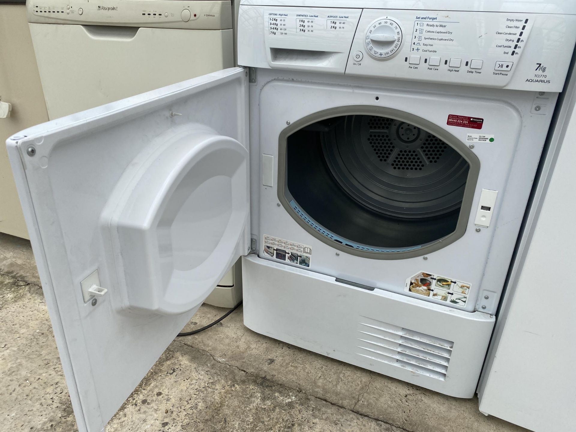 A WHITE HOTPOINT 7KG CONDENSER DRYER - Image 3 of 3