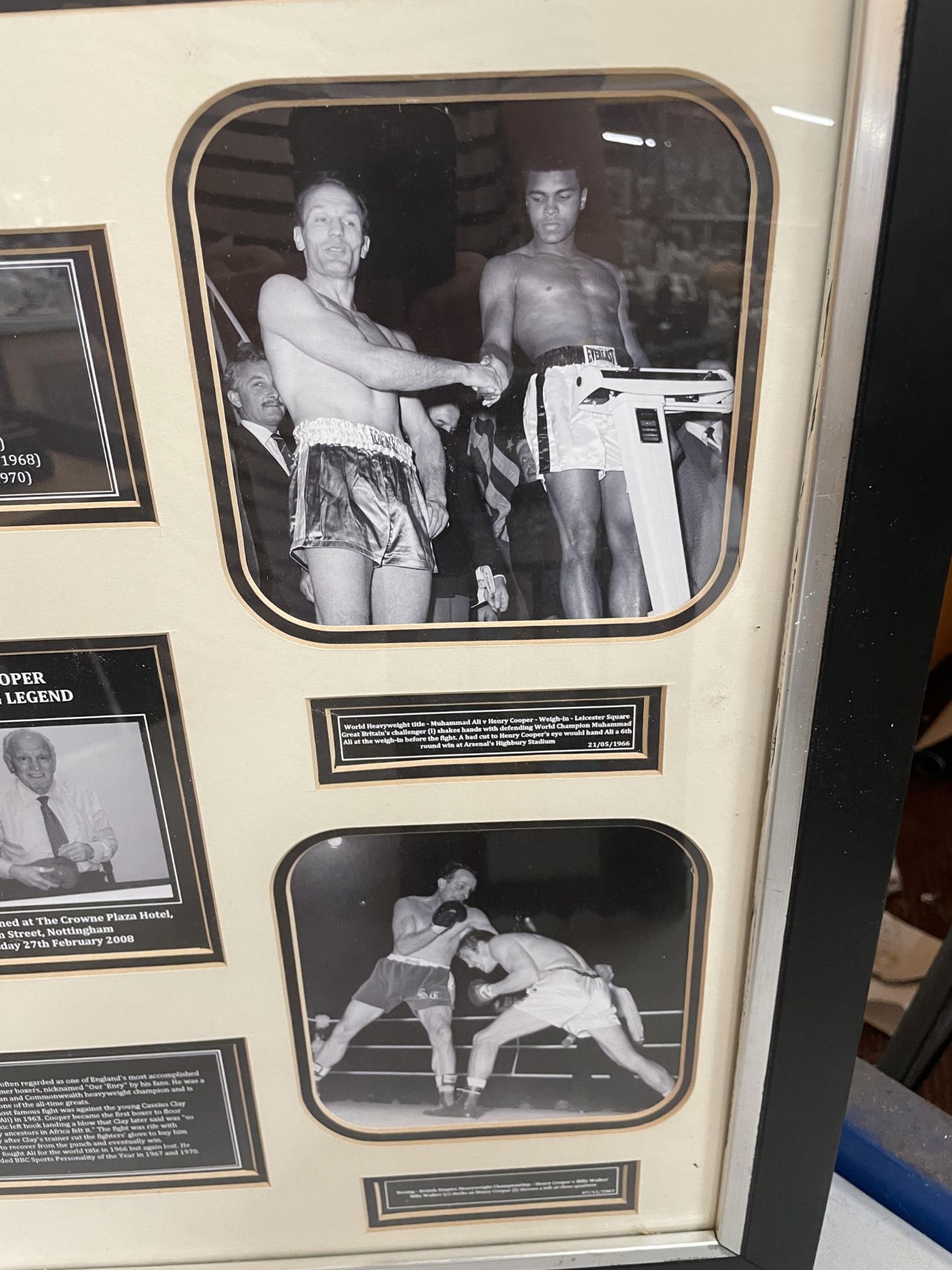 A FRAMED SIR HENRY COOPER O.B.E BOXING MONTAGE WITH SIGNED BOXING GLOVE AND PHOTOS - Image 4 of 4