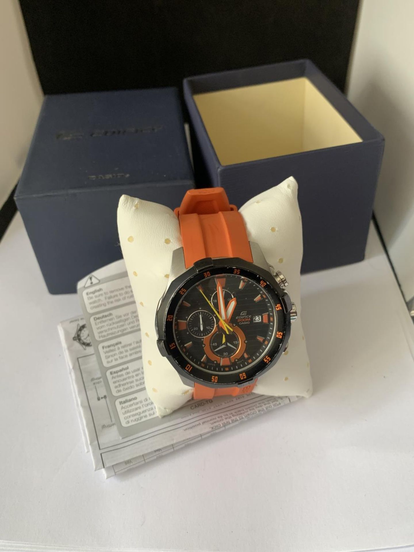 AN AS NEW AND BOXED CASIO EDIFICE DIVER CHRONOGRAPH WRIST WATCH SEEN WORKING BUT NO WARRANTY