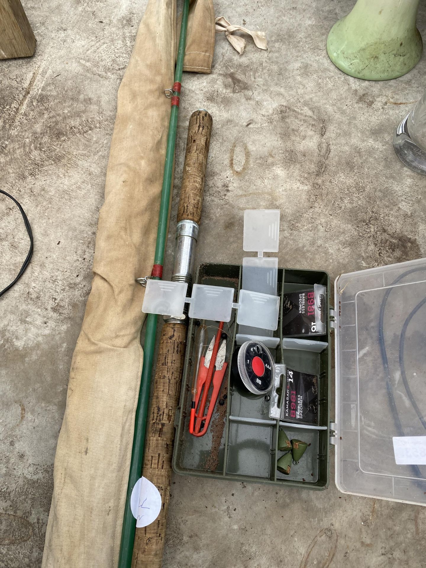 A FISHING ROD AND ACCESSORIES - Image 2 of 3