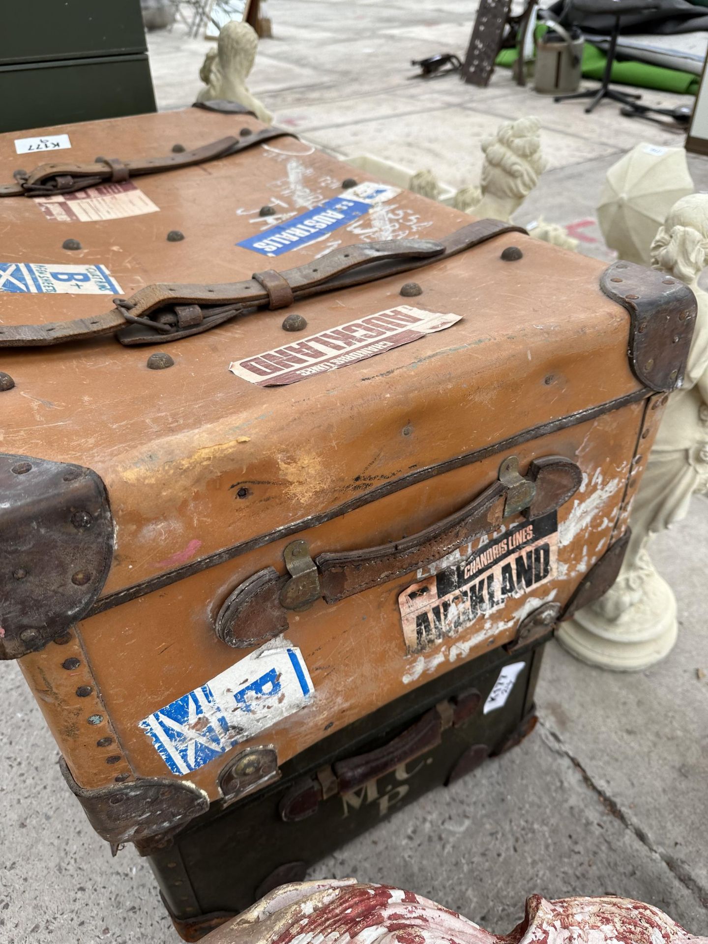 TWO VINTAGE LEATHER TRAVEL CASES - Image 3 of 4