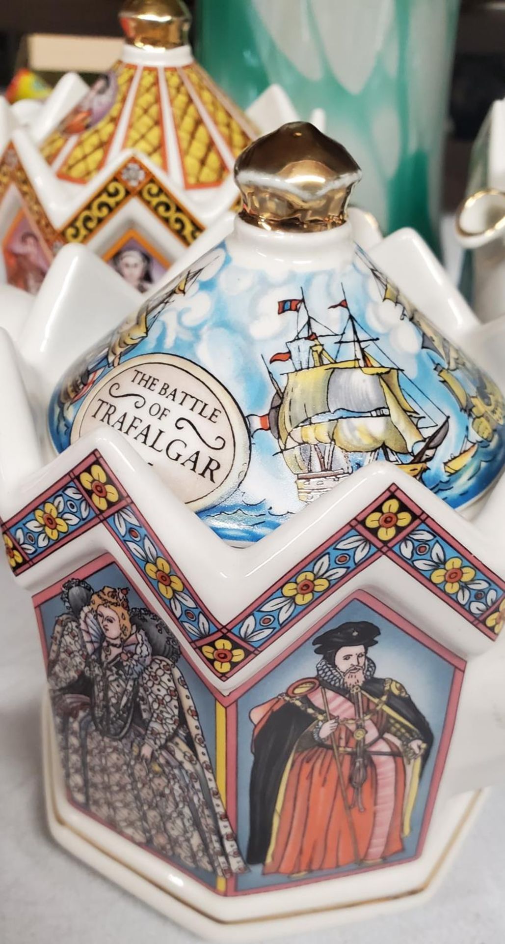 FOUR SADLER TEAPOTS TO INCLUDE ELIZABETH 1, THE DUKE OF WELLINGTON, KING HENRY VIII AND LORD - Image 2 of 3