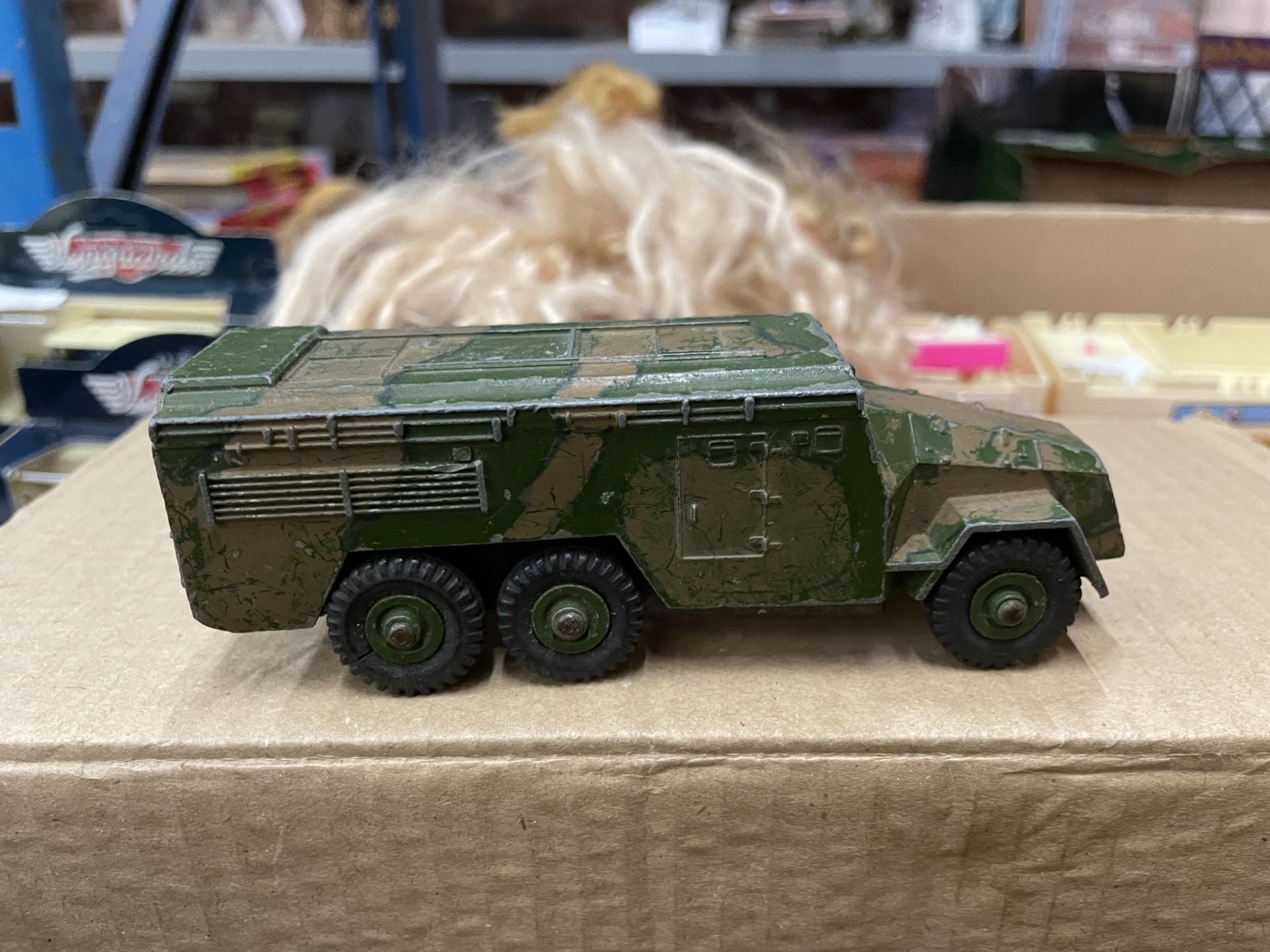 A QUANTITY OF VINTAGE ARMY VEHICLES TO INCLUDE DINKY, CORGI, ETC., TANKS, TRUCKS, HELICOPTERS - Image 4 of 4