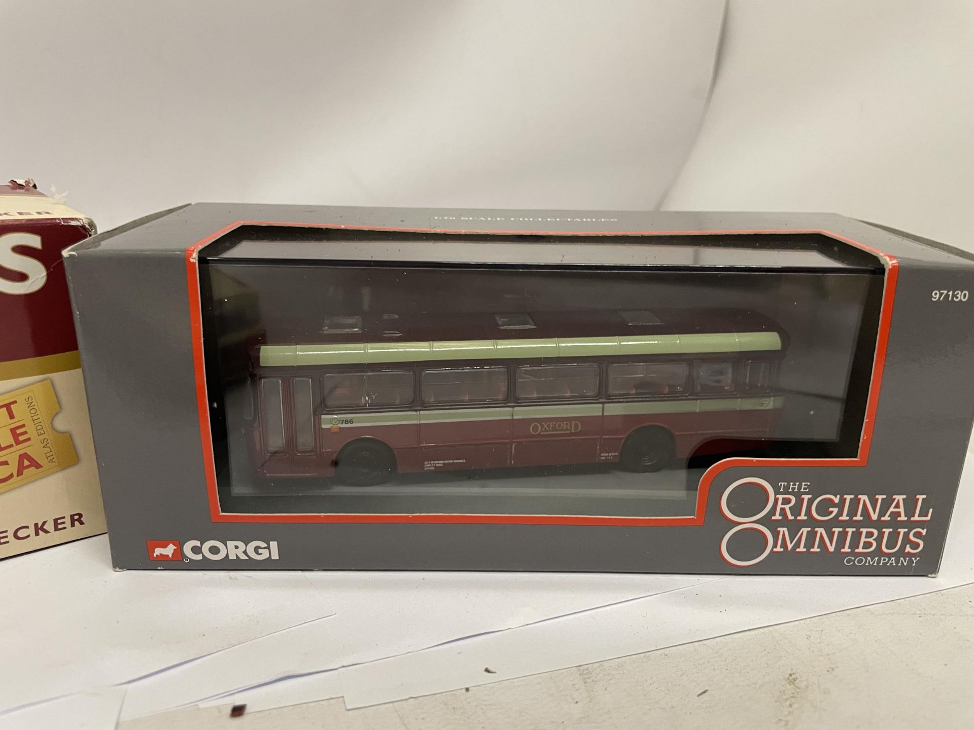 THREE VINTAGE BUSES TO INCLUDE GREAT BRITISH BUSES DIE-CAST REPLICA LONDON TRANSPORT RTW DOUBLE - Image 2 of 3