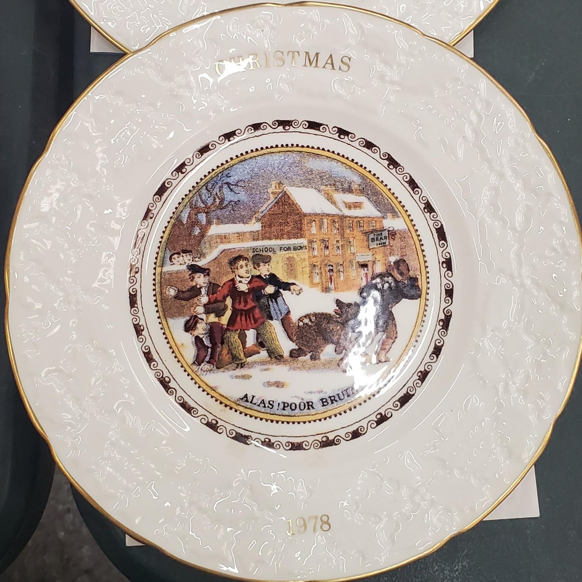 FOUR 1978 COALPORT CHRISTMAS CABINET PLATES - Bild 2 aus 3