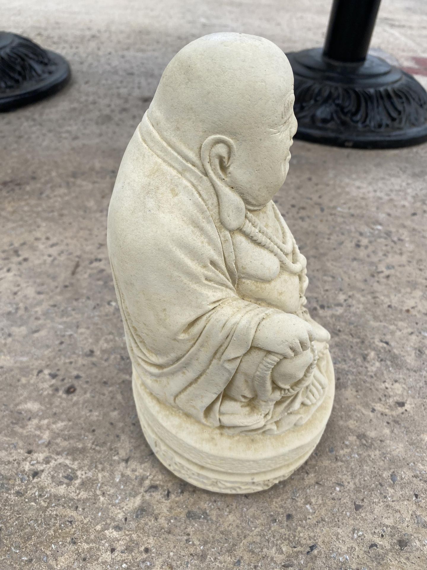 AN AS NEW EX DISPLAY CONCRETE 'SMALL BUDDHA' STATUE *PLEASE NOTE VAT TO BE PAID ON THIS ITEM* - Image 3 of 4