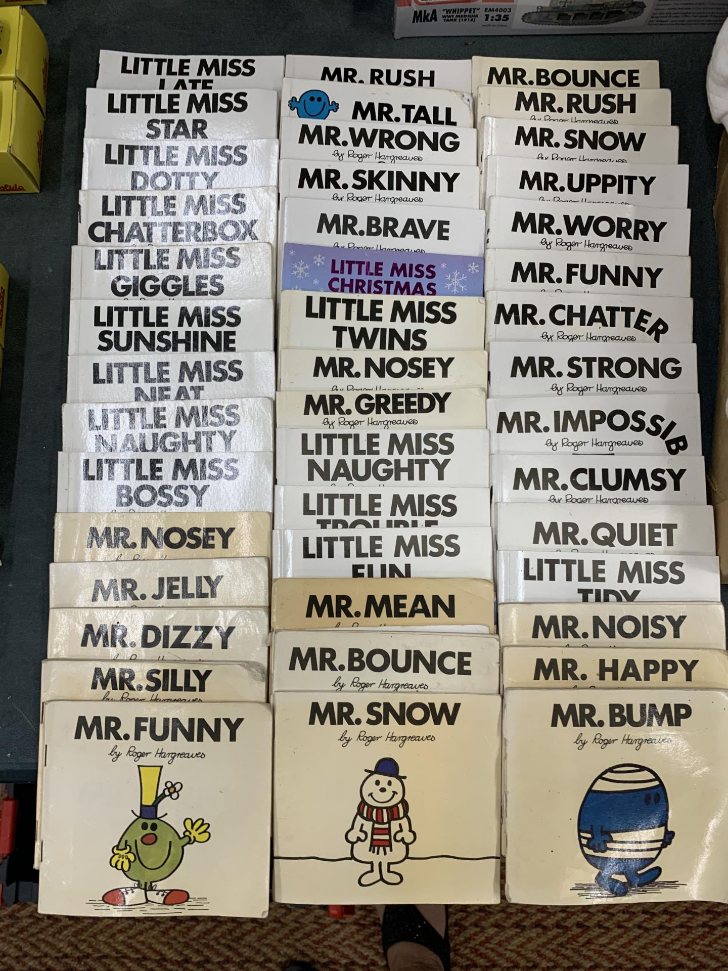 A COLLECTION OF FORTY FOUR MR MEN BY ROGER HARGREAVES CHILDREN'S BOOKS