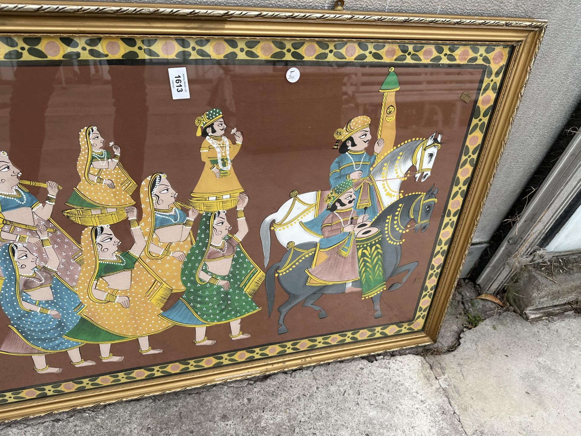 A LARGE GILT FRAMED PRINT OF AN INDIAN RELIGIOUS SCENE - Image 2 of 4