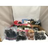 A LARGE COLLECTION OF VINTAGE ACTION MAN ACCESSORIES TO INCLUDE CLOTHING, WEAPONS, BEDS, KIT, ETC