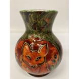 AN ANITA HARRIS HAND PAINTED AND SIGNED IN GOLD FOX VASE