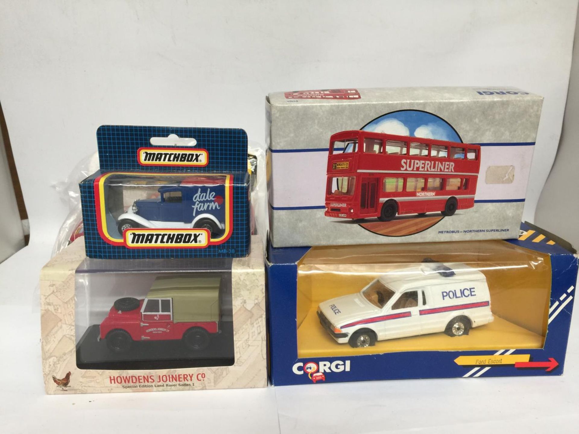 TEN BOXED DIE-CAST VEHICLES TO INCLUDE VANGUARDS ROVER P4 AND FORD 100E, CORGI FORD ESCORT POLICE - Image 5 of 6