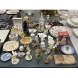 A LARGE MIXED LOT TO INCLUDE CERAMIC ANIMALS, PLATES, TRINKET BOXES, TANKARDS, A WATCH SET, ETC