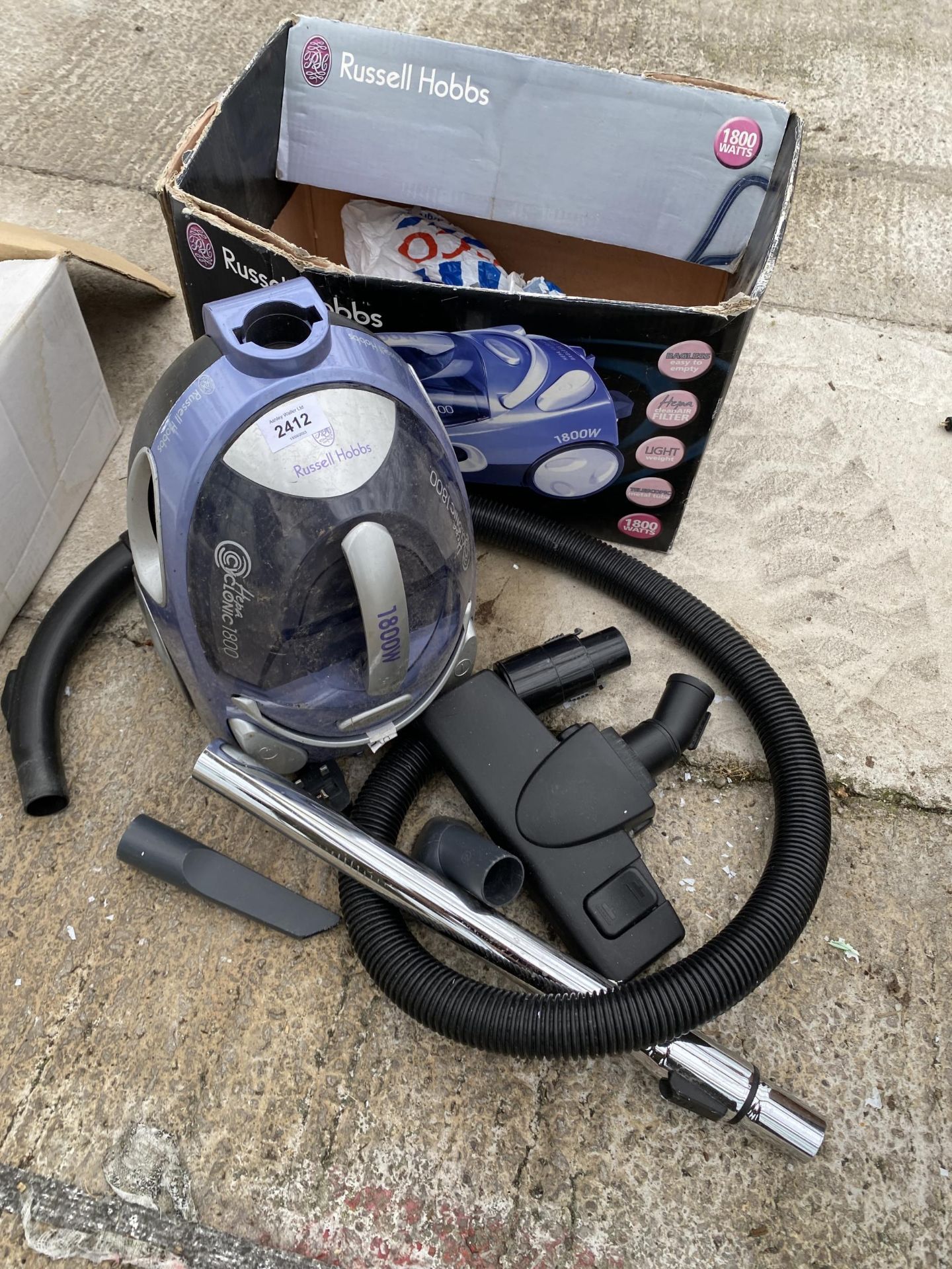 A RUSSELL HOBBS VACUUM CLEANER