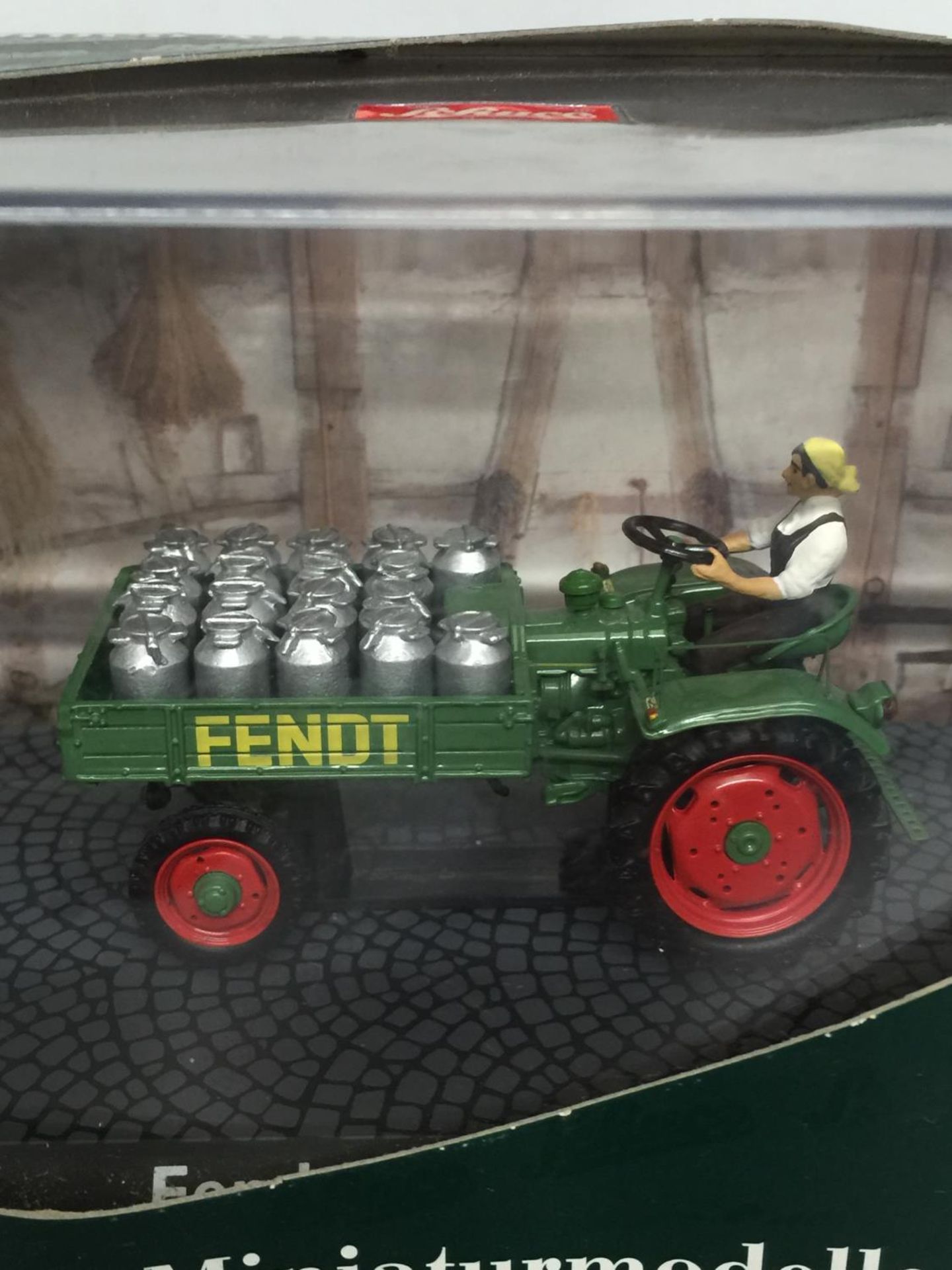 TWO BOXED FARM MODELS, A SCHUCO FENDT TRACTOR, 1/43 SCALE AND A SIKU DEUTZ BALER, 1/32 SCALE - Image 2 of 5