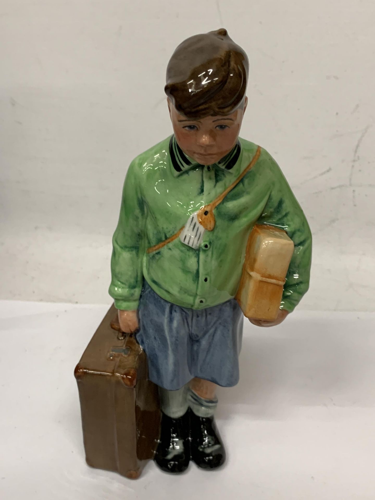 A ROYAL DOULTON LIMITED EDITION THE BOY EVACUEE HN3202