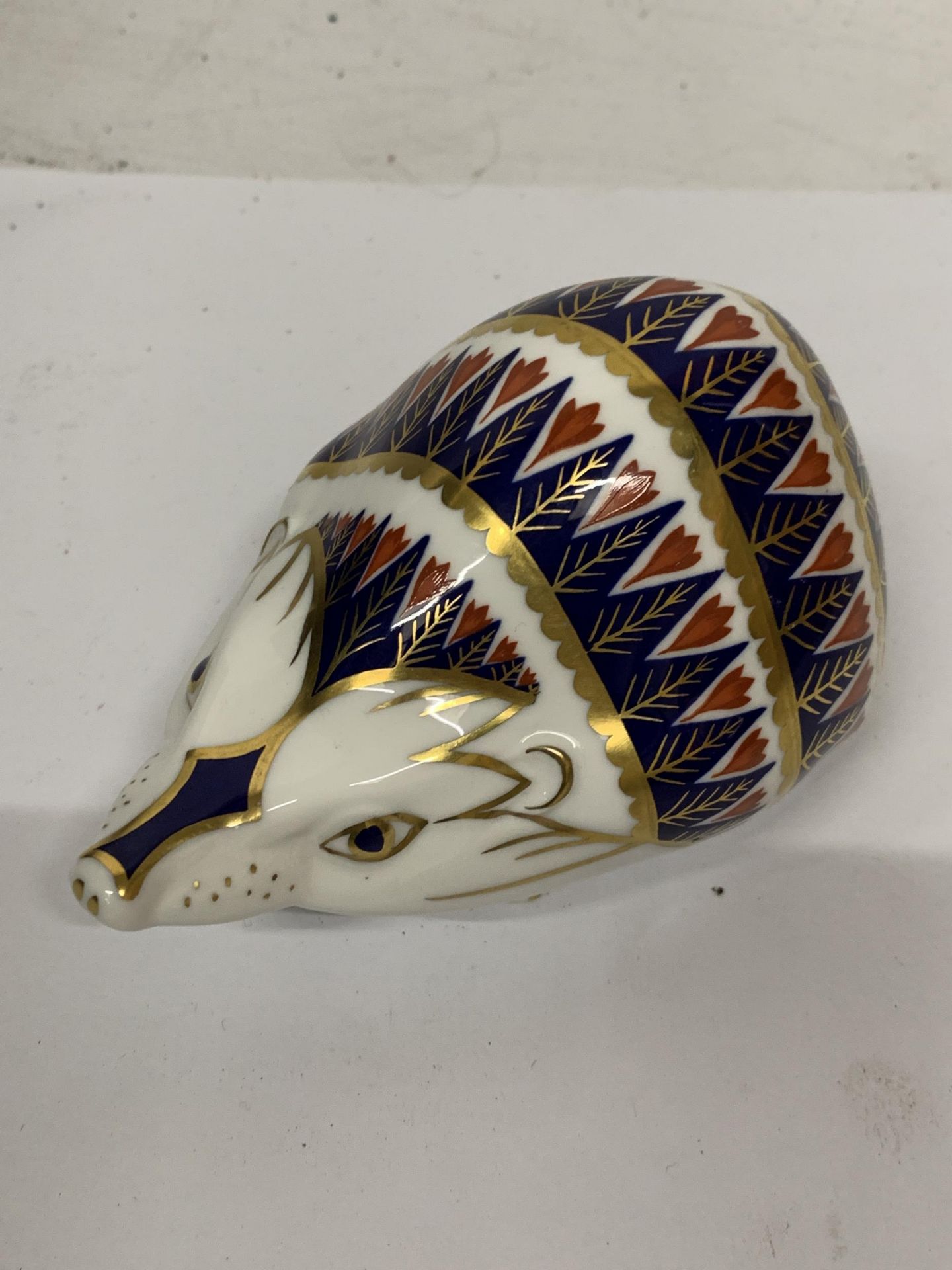 A ROYAL CROWN DERBY HEDGEHOG (SECOND) - Image 2 of 3