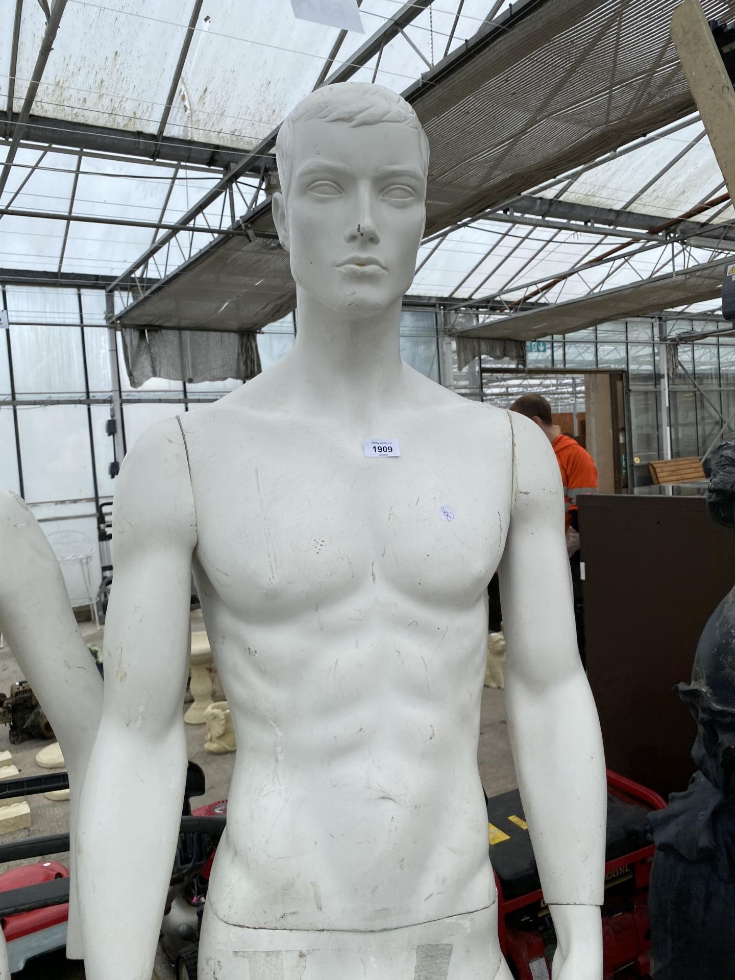 A MALE LIFE SIZE MANNEQUIN ON A STAND - Image 2 of 3