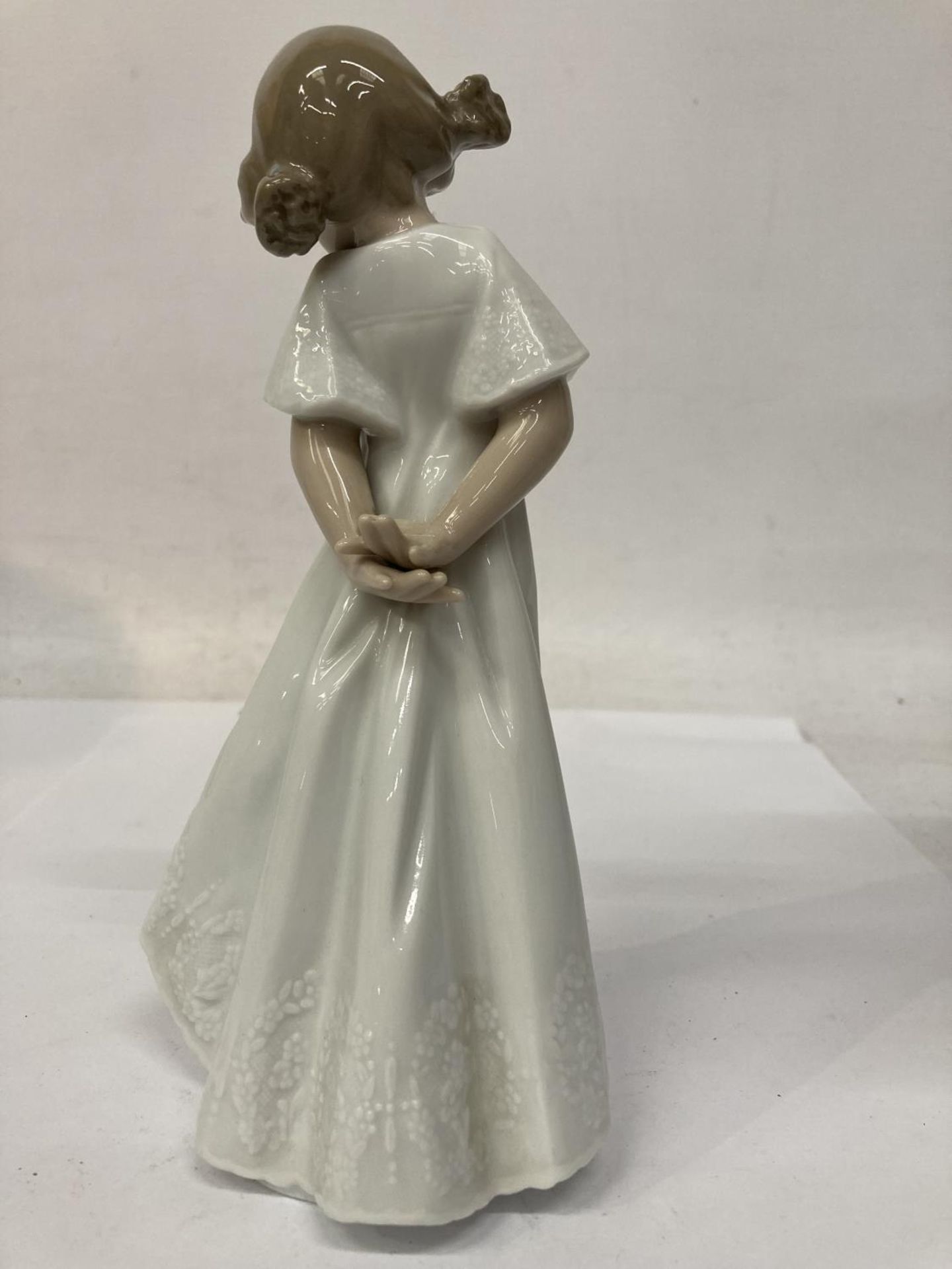 A NAO GIRL IN GOWN FIGURE - Image 2 of 5