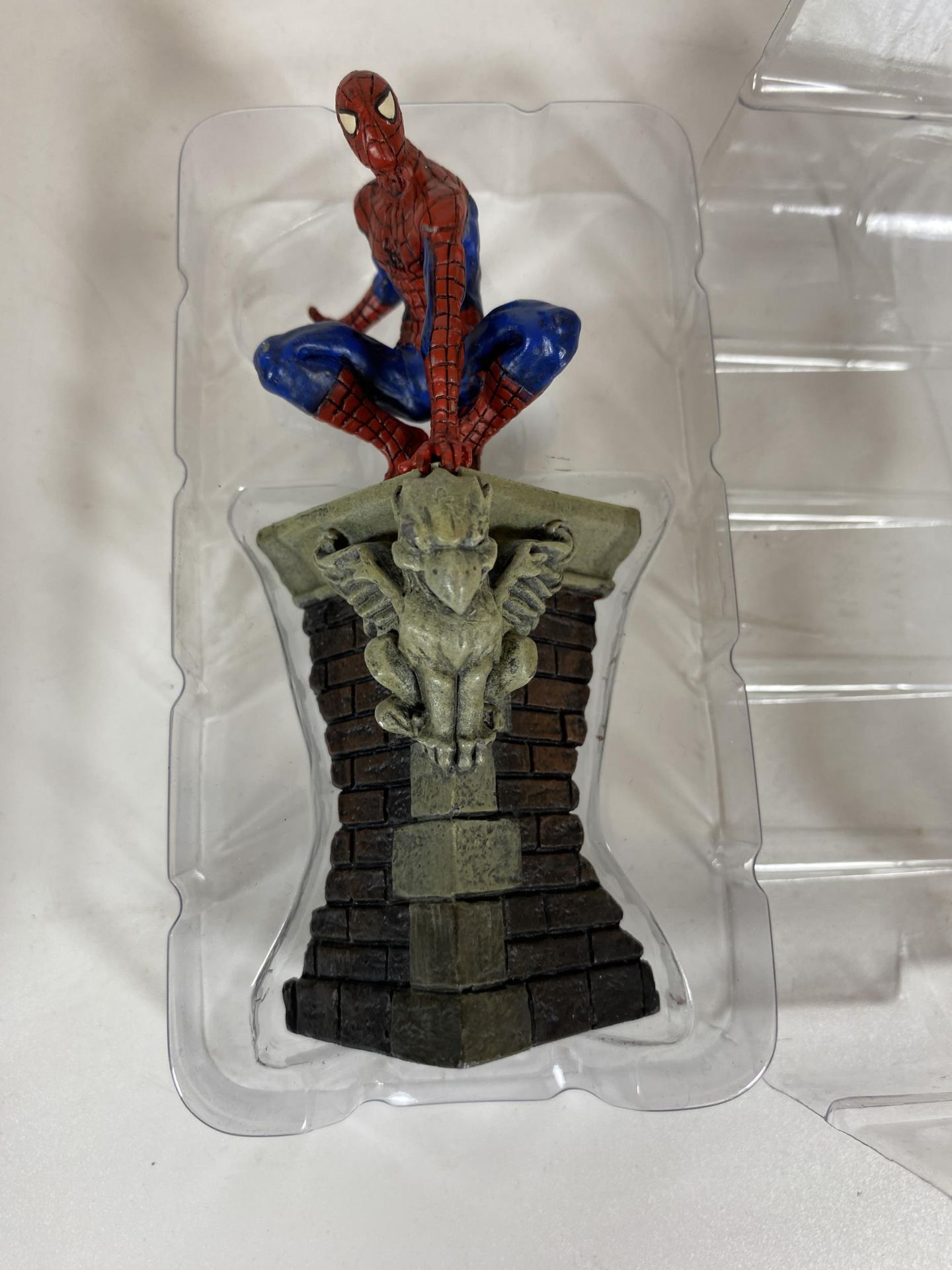 A MARVEL CLASSIC LEAD SPECIAL COLLECTORS FIGURE - SPIDERMAN ON ROOFTOP - Image 2 of 4