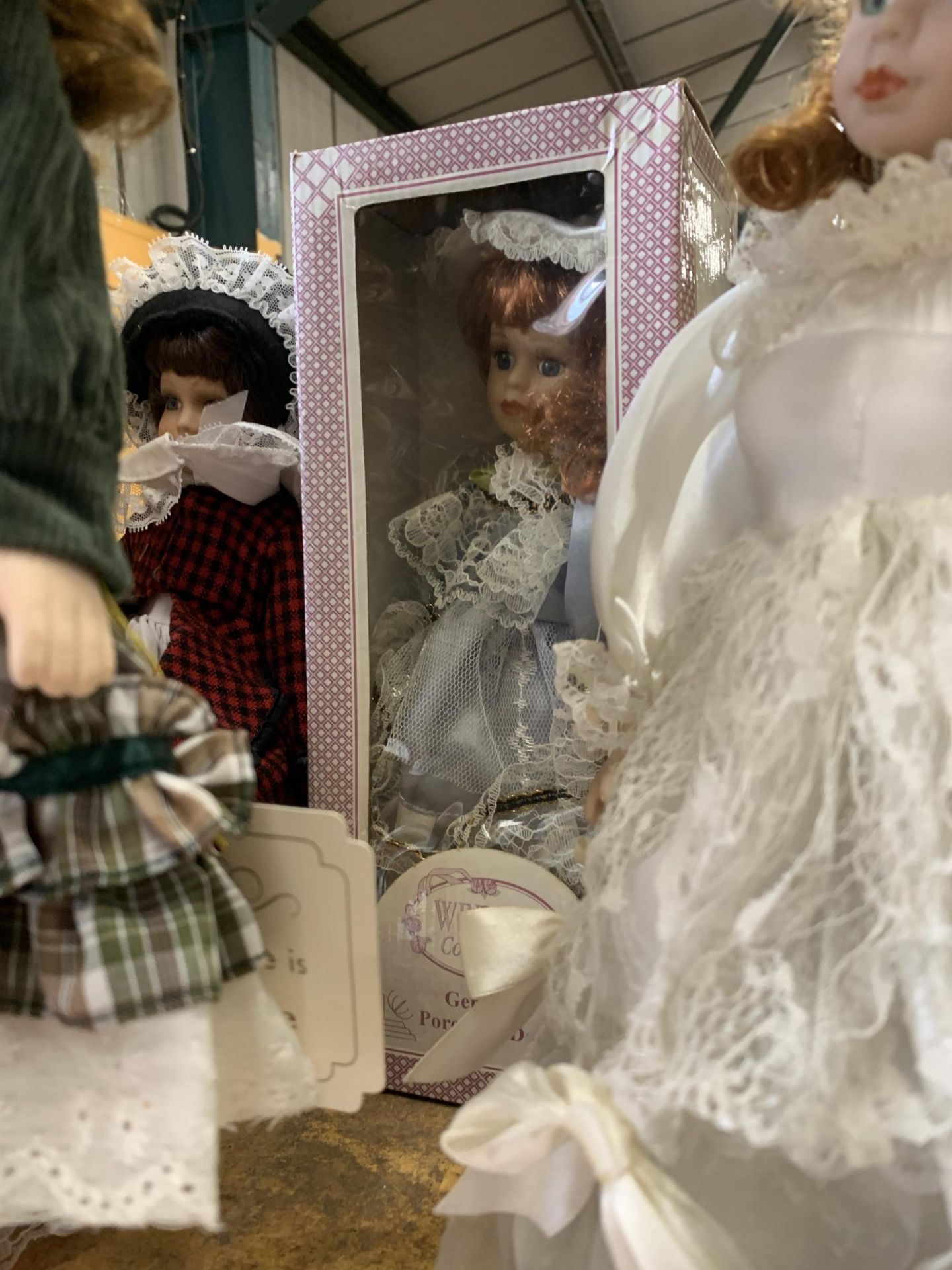 A GROUP OF DOLL MODELS ON STANDS WITH A BOXED EXAMPLE - Image 4 of 4