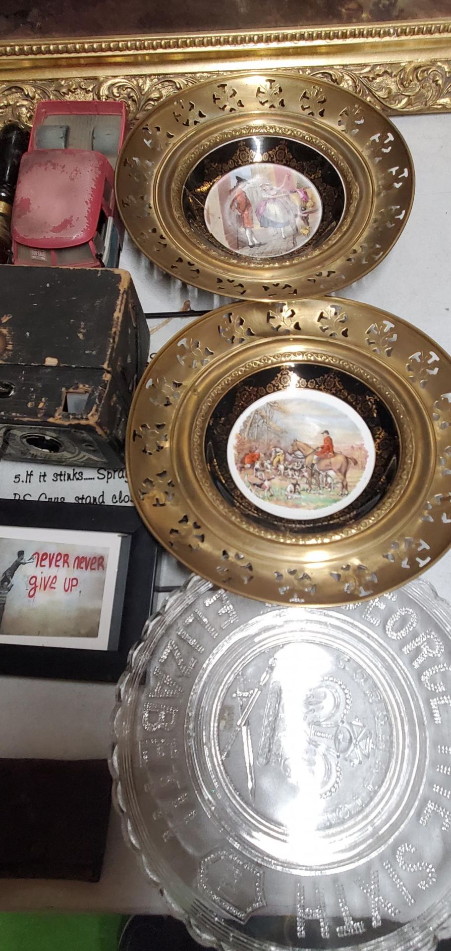 A LARGE MIXED LOT OF ITEMS, BRASS SURROUND PLATES, ROTARY CLUB SIGN, CAMERAS ETC - Image 4 of 4