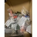 A BOX OF ASSORTED ARMY FIGURE ACCESSORIES IN PLASTIC BAGS