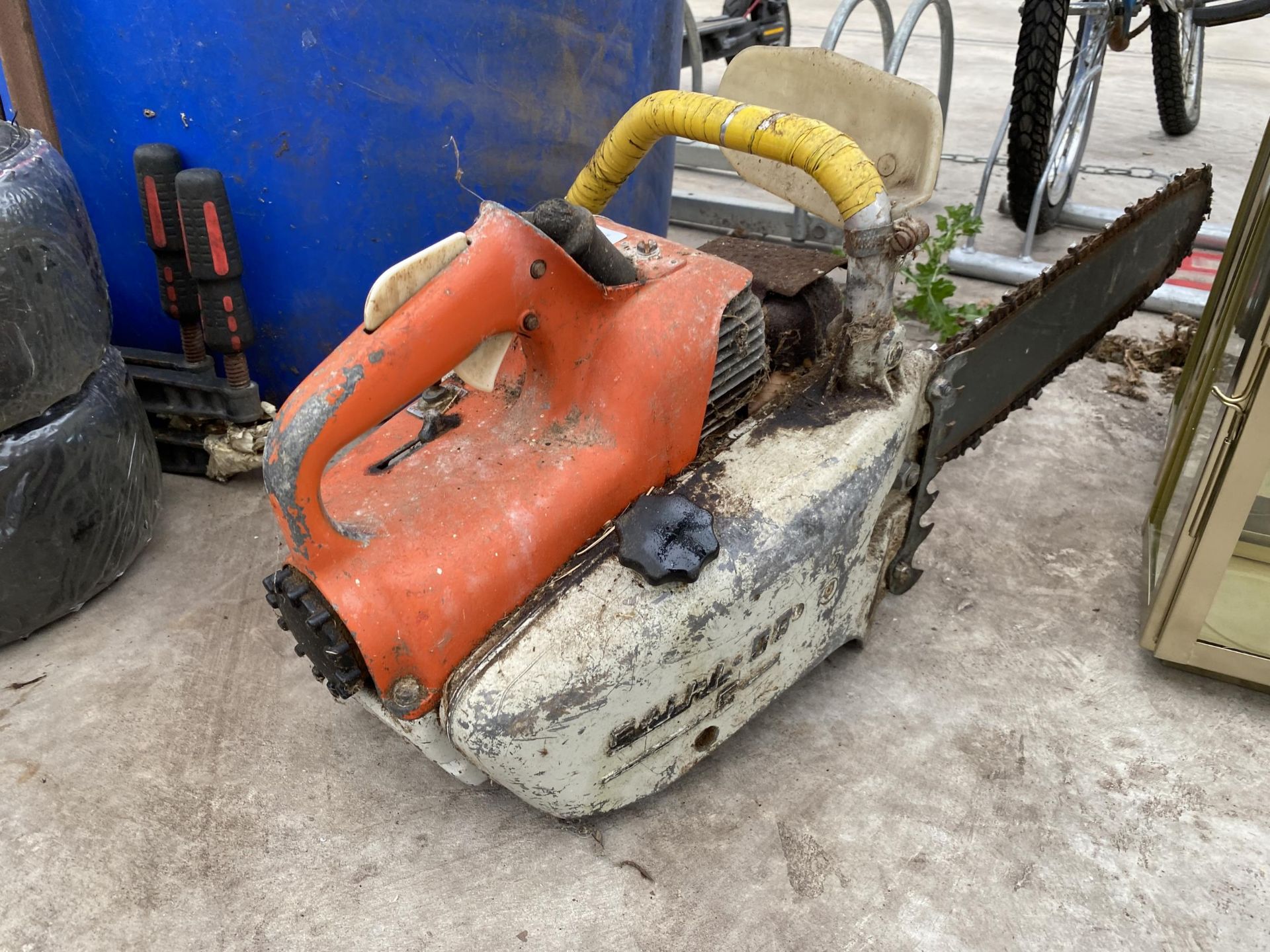 A STIHL 085 PETROL CHAINSAW - Image 2 of 2