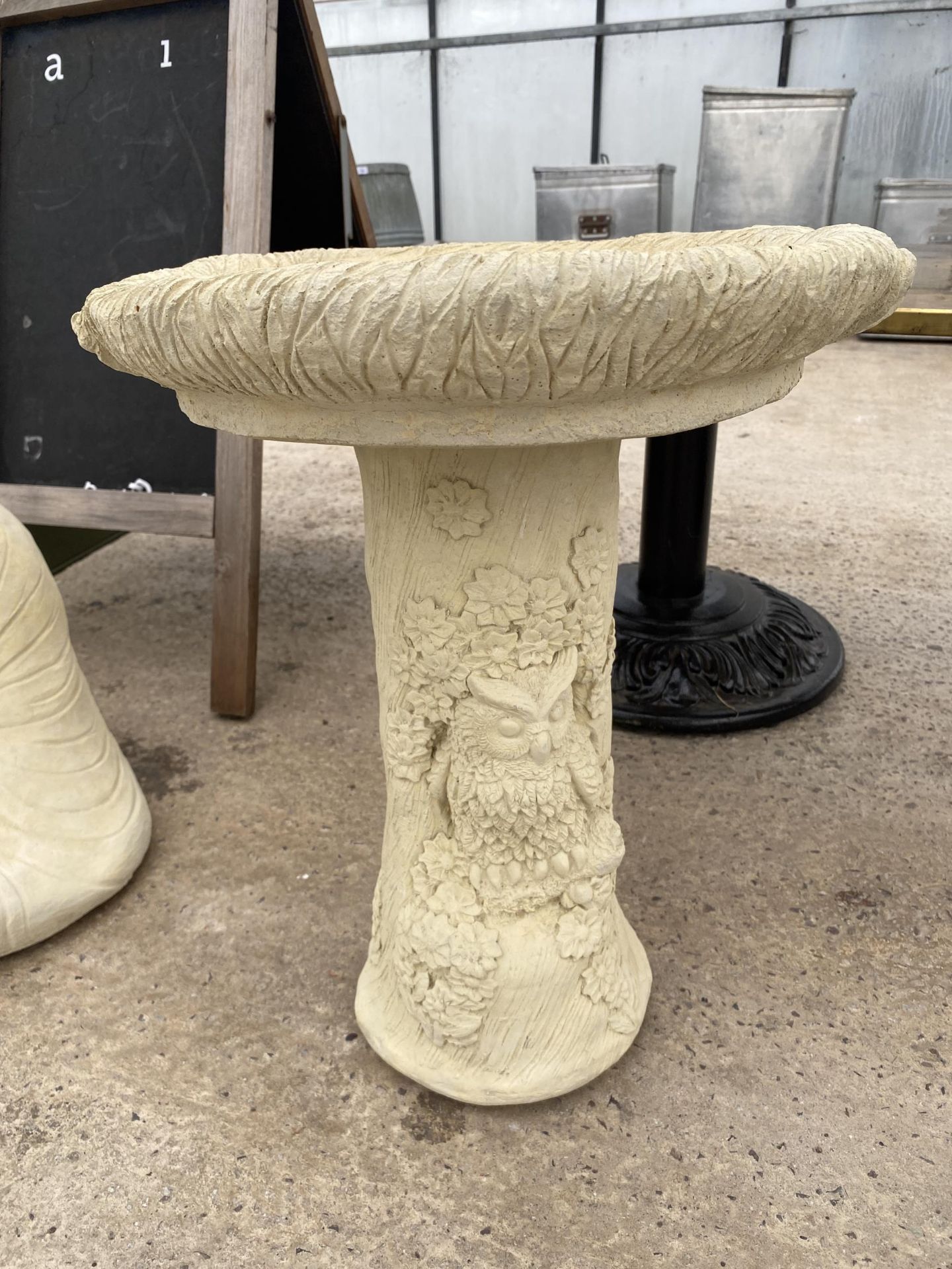 AN AS NEW EX DISPLAY CONCRETE 'OWL BIRDBATH' *PLEASE NOTE VAT TO BE PAID ON THIS ITEM*