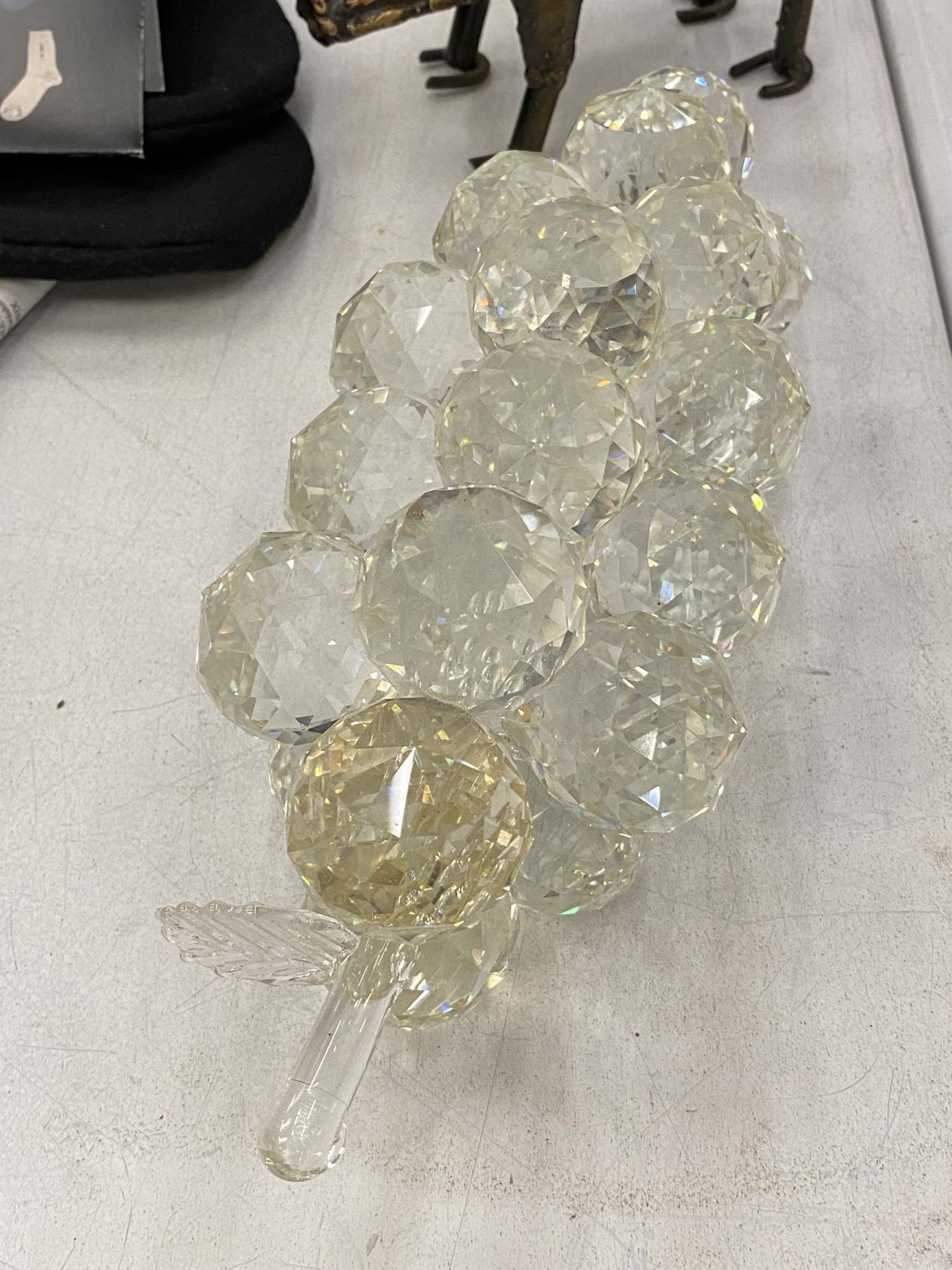 A LARGE BUNCH OF CRYSTAL GRAPES, LENGTH 31CM - Image 2 of 2