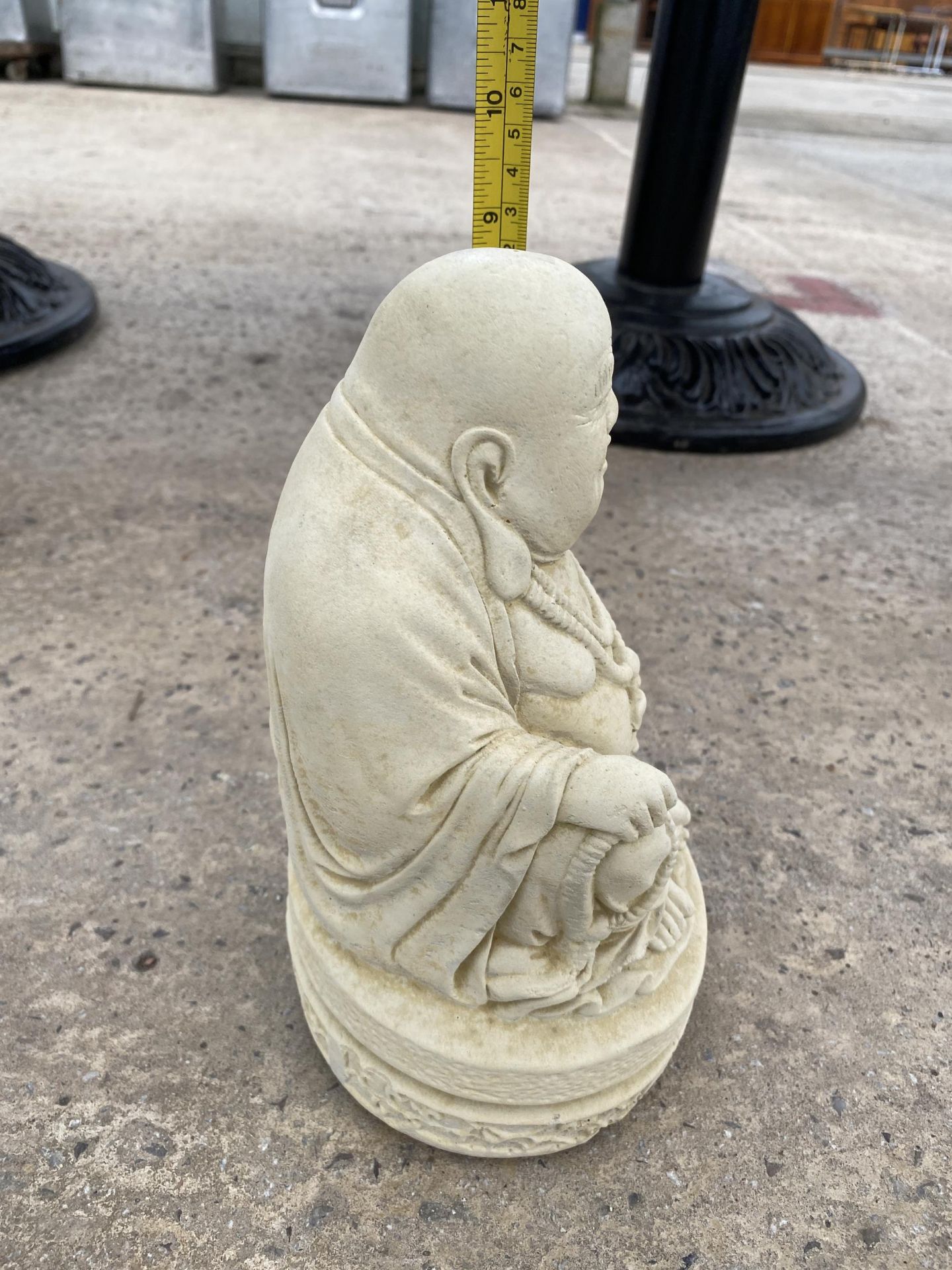 AN AS NEW EX DISPLAY CONCRETE 'SMALL BUDDHA' STATUE *PLEASE NOTE VAT TO BE PAID ON THIS ITEM* - Image 4 of 4