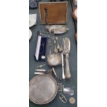 A MIXED LOT OF SILVER AND SILVER PLATED ITEMS, FISH SERVERS, PHOTO FRAME, SALVER, ETC