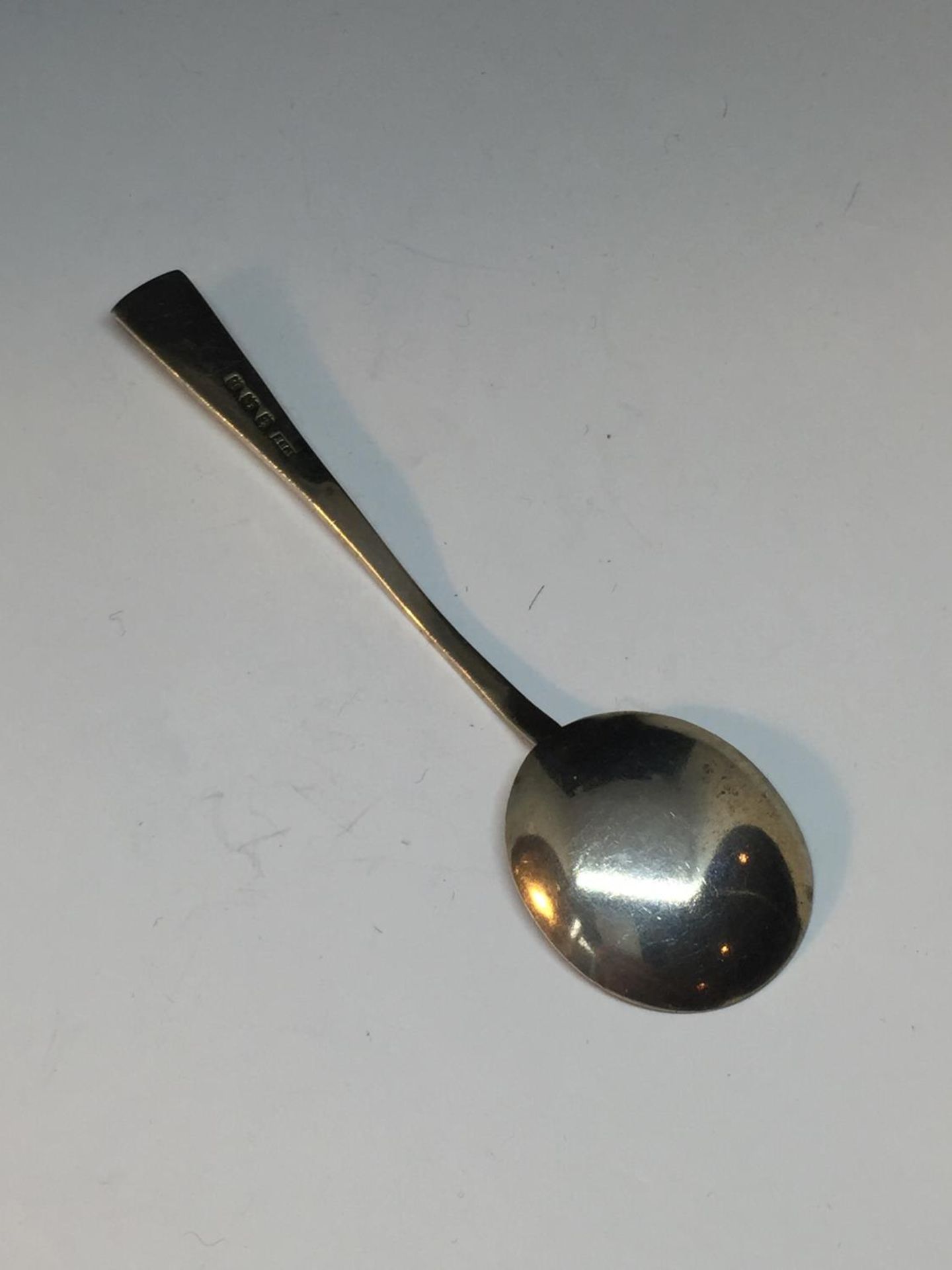 A HALLMARKED BIRMINGHAM SILVER ARTS AND CRAFTS SPOON - Bild 2 aus 3