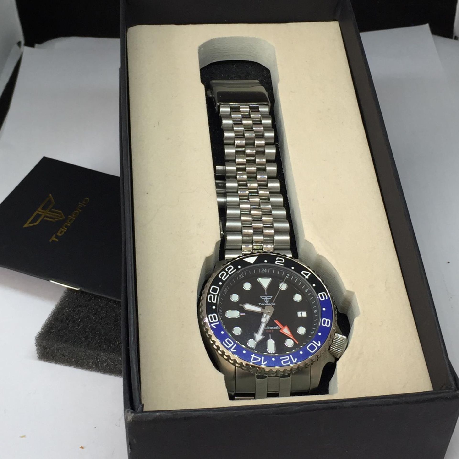 AN AS NEW AND BOXED TANDORIO WRIST WATCH SEEN WORKING BUT NO WARRANTY