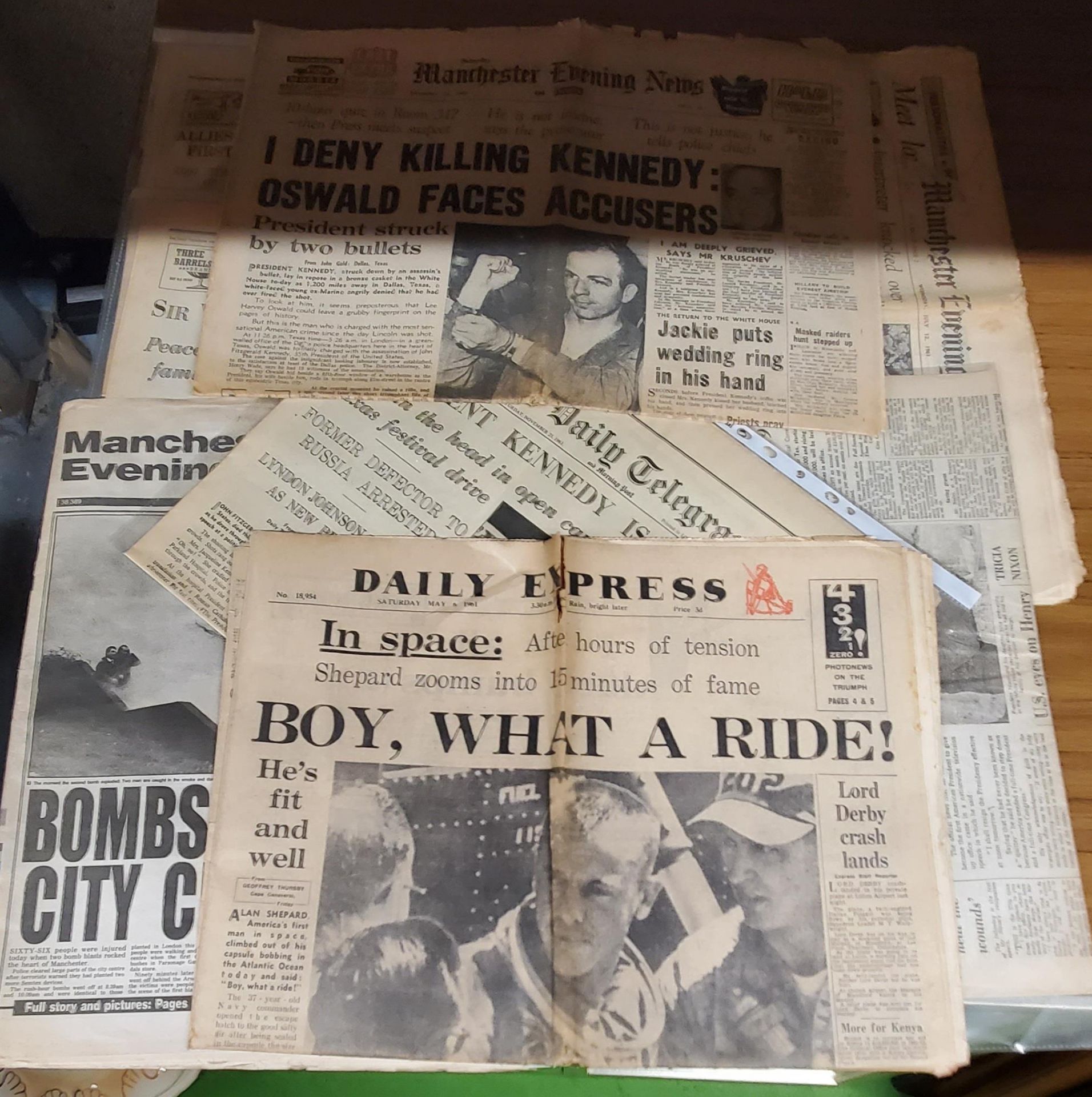 A GROUP OF VINTAGE NEWSPAPERS, 1960'S, JFK ETC