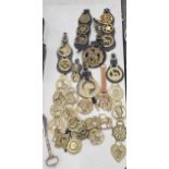 A LARGE QUANTITY OF VINTAGE HORSE BRASSES