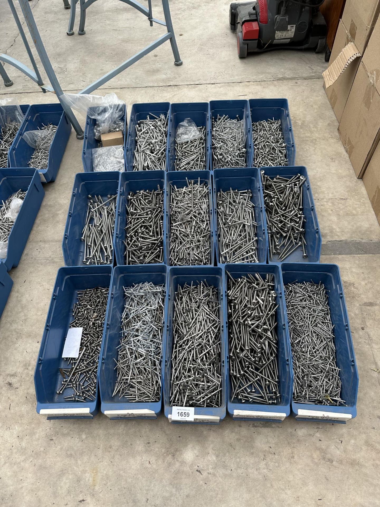 A LARGE ASSORTMENT OF HARDWARE TO INCLUDE STAINLESS STEEL SCREWS ETC