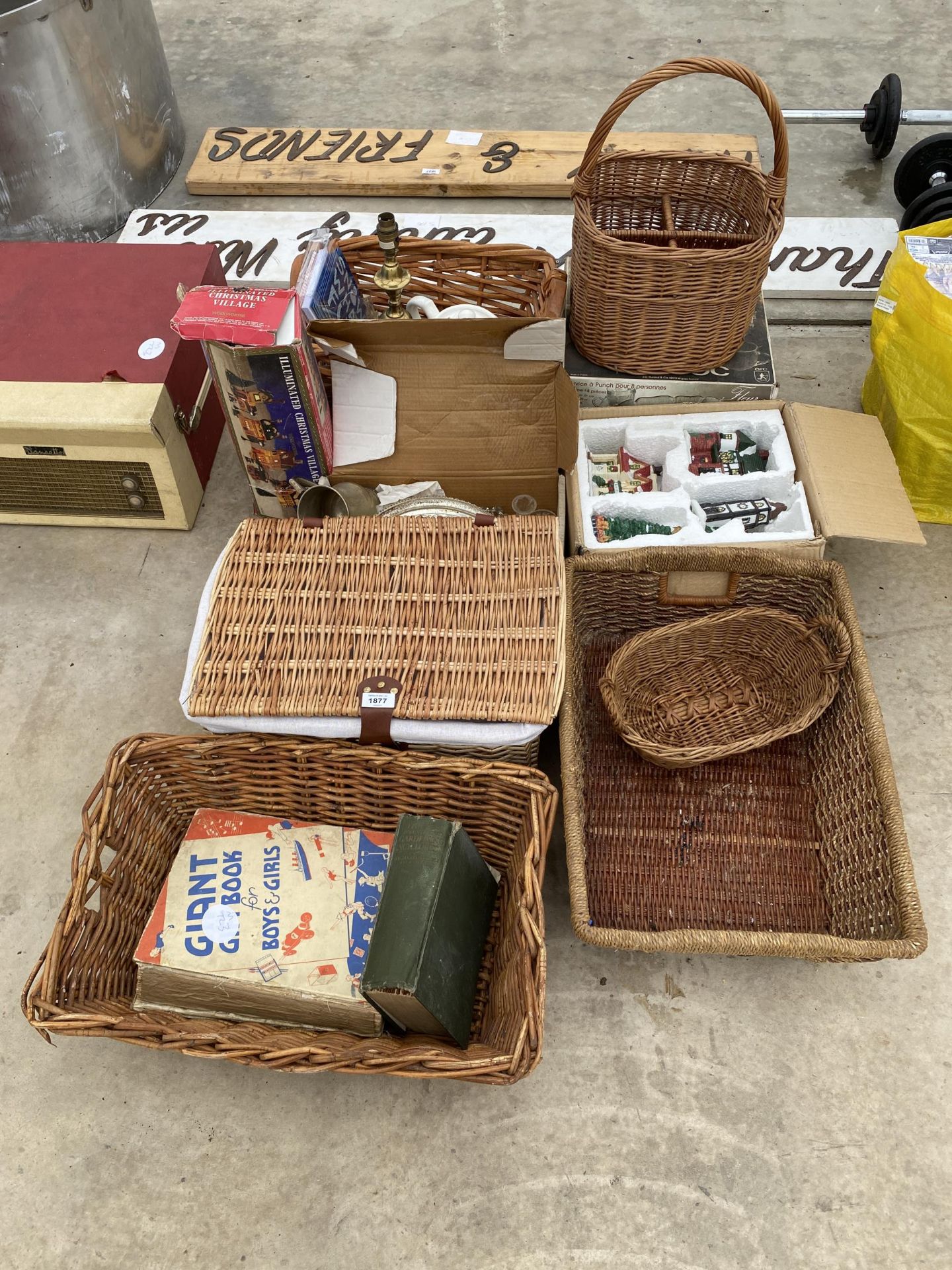 AN ASSORTMENT OF ITEMS TO INCLUDE WICKER BASKETS, CHRISTMAS DECORATIONS AND SILVER PLATE ITEMS ETC