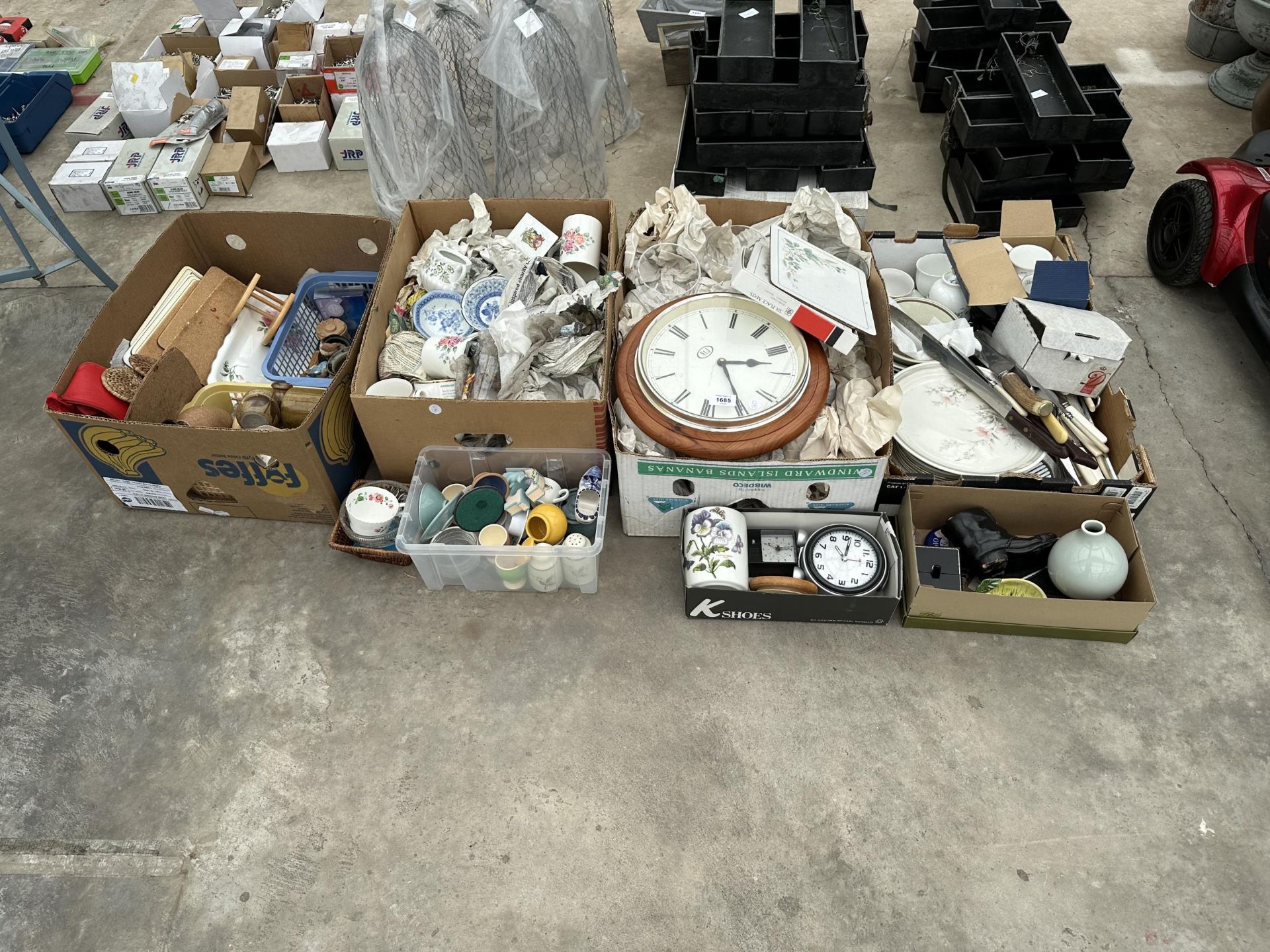 A LARGE ASSORTMENT OF HOUSEHOLD ITEMS TO INCLUDE CERAMICS AND CLOCKS ETC
