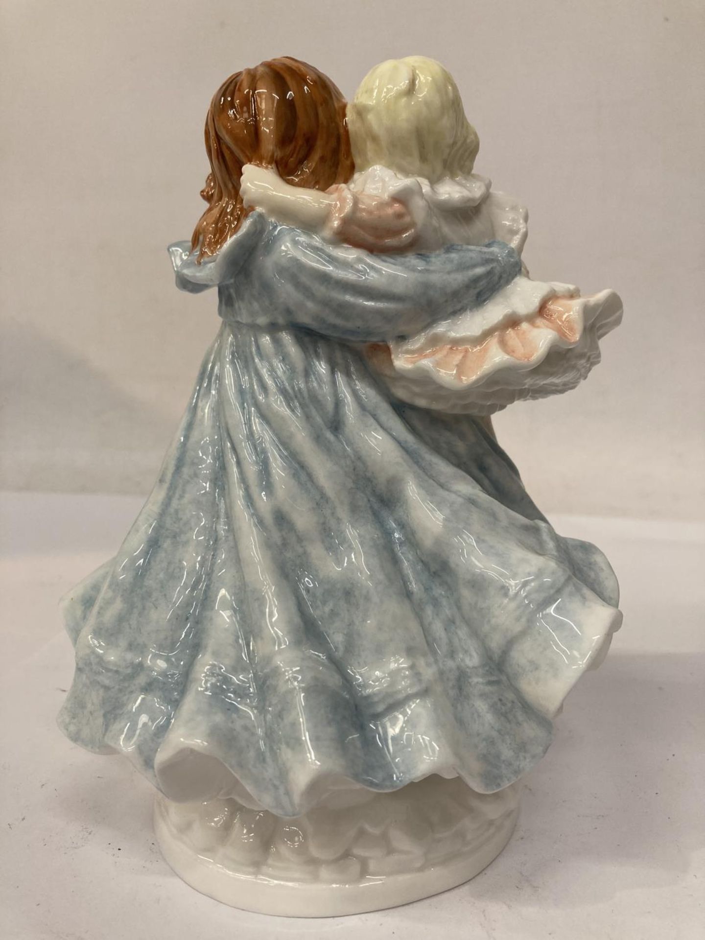 A ROYAL WORCESTER LIMITED EDITION 'LOVE' FIGURE - Image 2 of 6