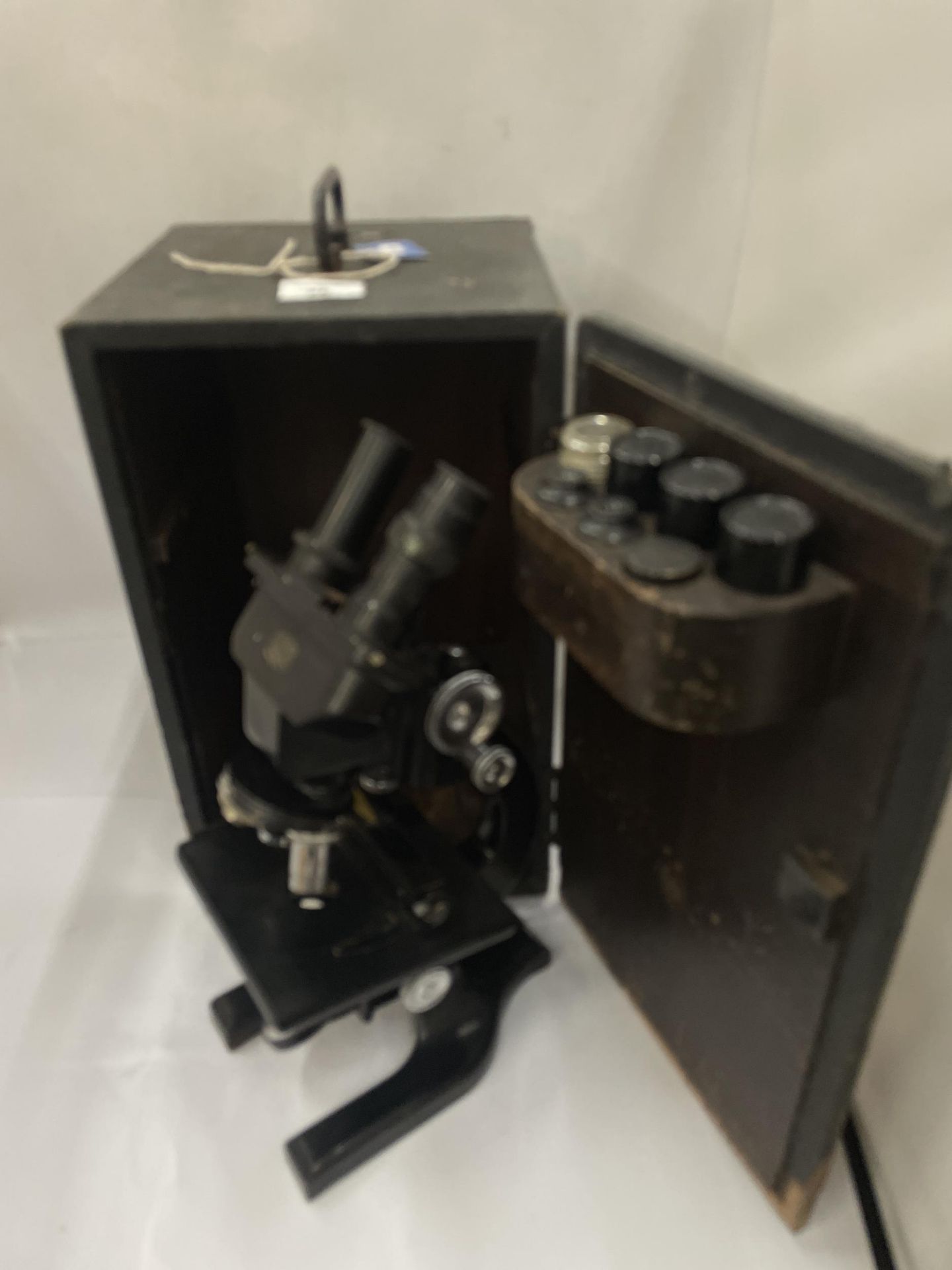 A VINTAGE BOXED SPENCER, BUFFALO, U.S.A DUAL VIEW MICROSCOPE WITH EXTRA LENS'